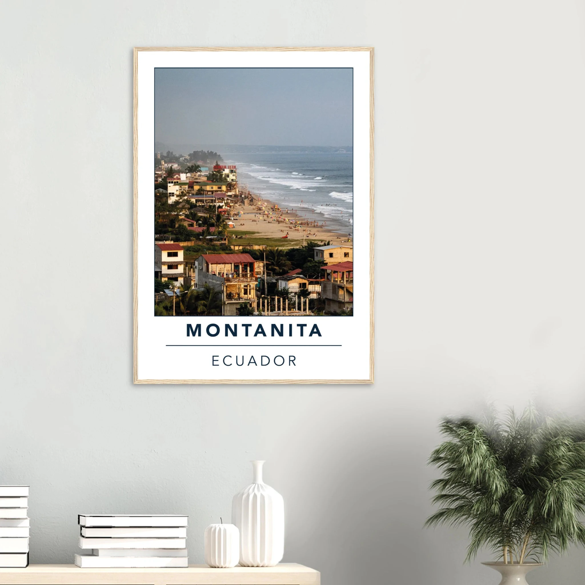 Montañita, Ecuador – Pazifik-Surferdorf an der Ruta del Sol mit rechtem Pointbreak und Backpacker-Szene. Poster im Holzrahmen.