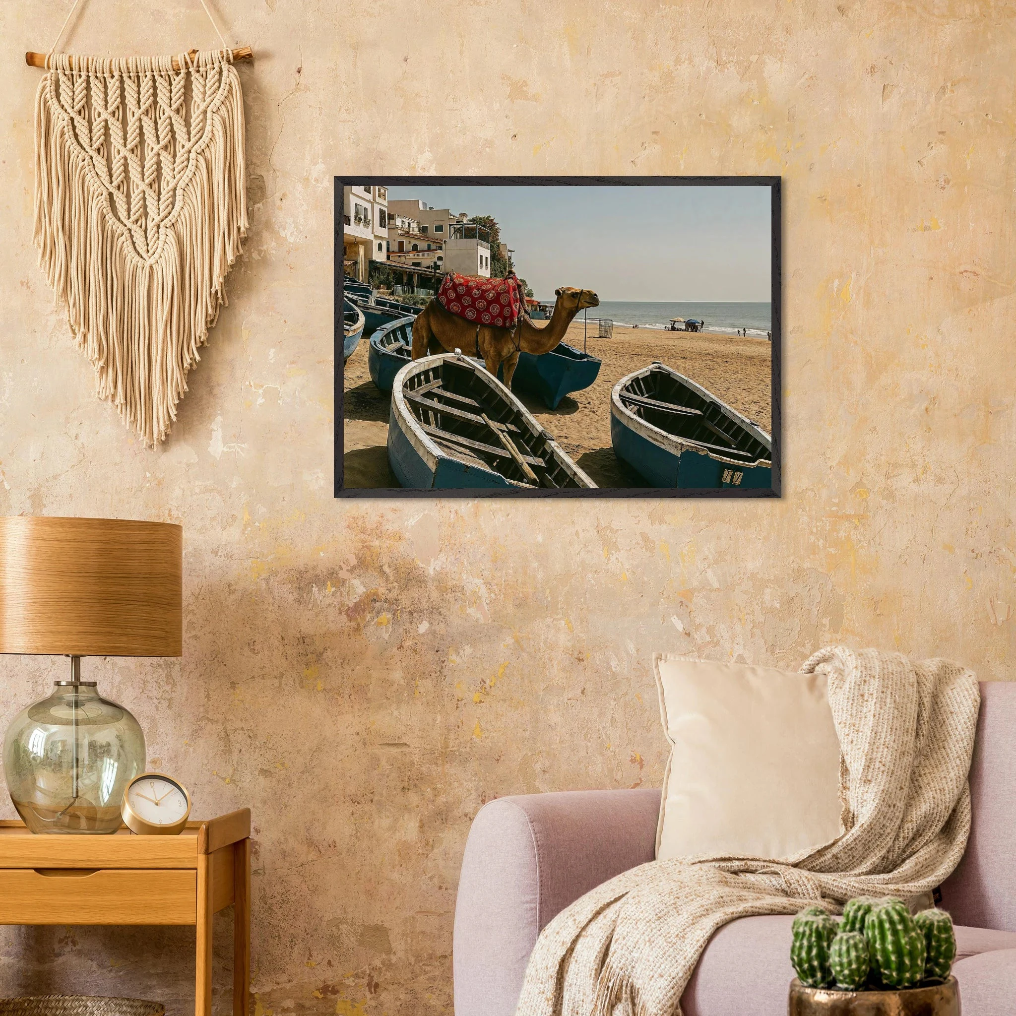 Taghazout, Marokko – Marokkanisches Surferdorf nördlich von Agadir mit Pointbreaks wie Anchor Point und Killer Point. Poster im Galerie-Holzrahmen.