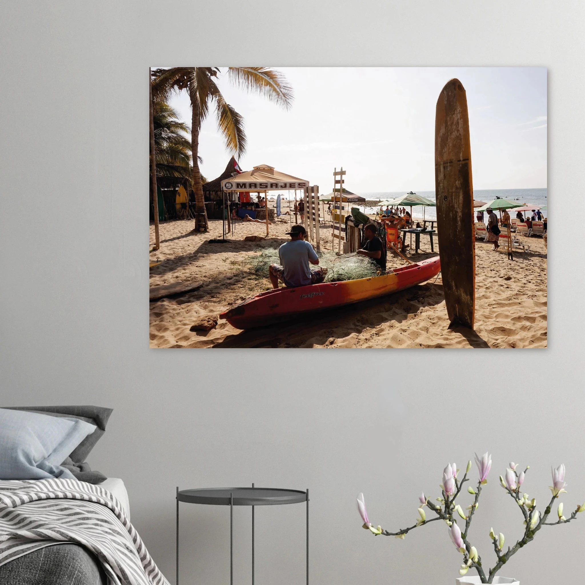 Mancora, Peru – Pazifik-Pointbreak im Norden Perus mit langen linken Wellen und warmem Wasser. Poster.