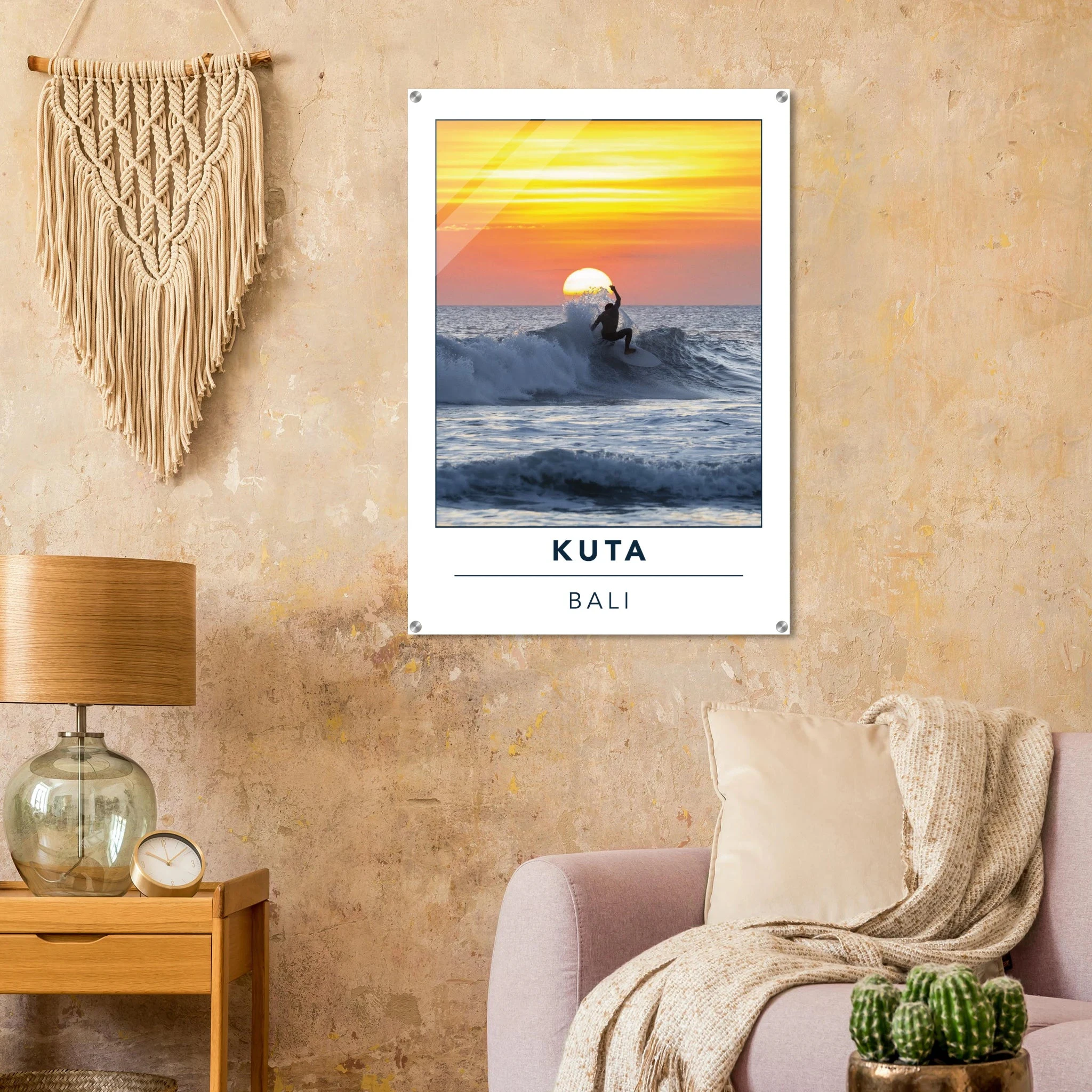 Kuta Beach, Bali (Indonesien) – Belebter Beachbreak im Süden Balis, klassischer Einsteiger-Spot mit weichen Wellen. Kunstdruck auf Acrylglas.