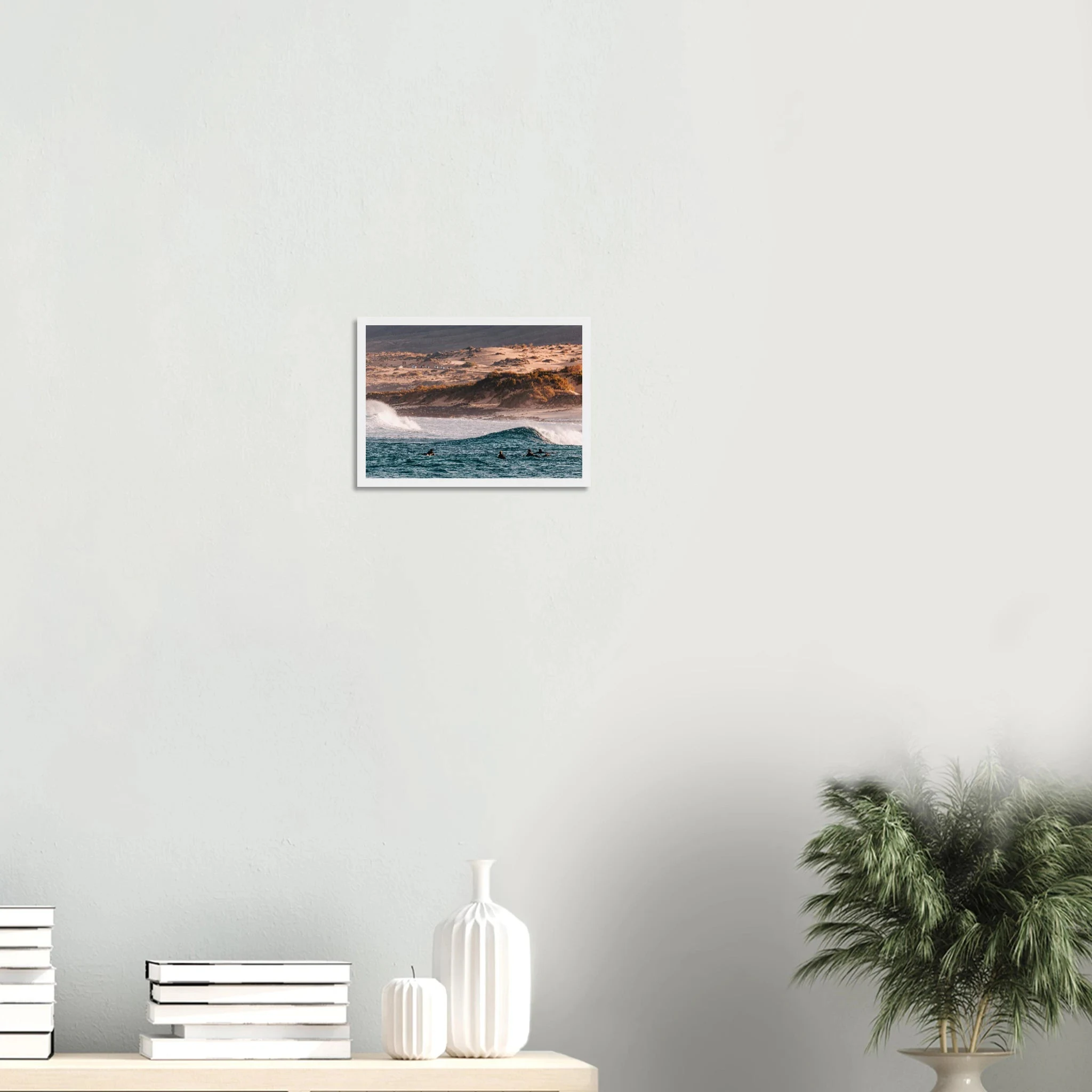 Fuerteventura, Spanien – Kanareninsel mit Vulkangestein-Reefbreaks im Norden und ganzjährig konstantem Atlantik-Swell. Poster im Holzrahmen.