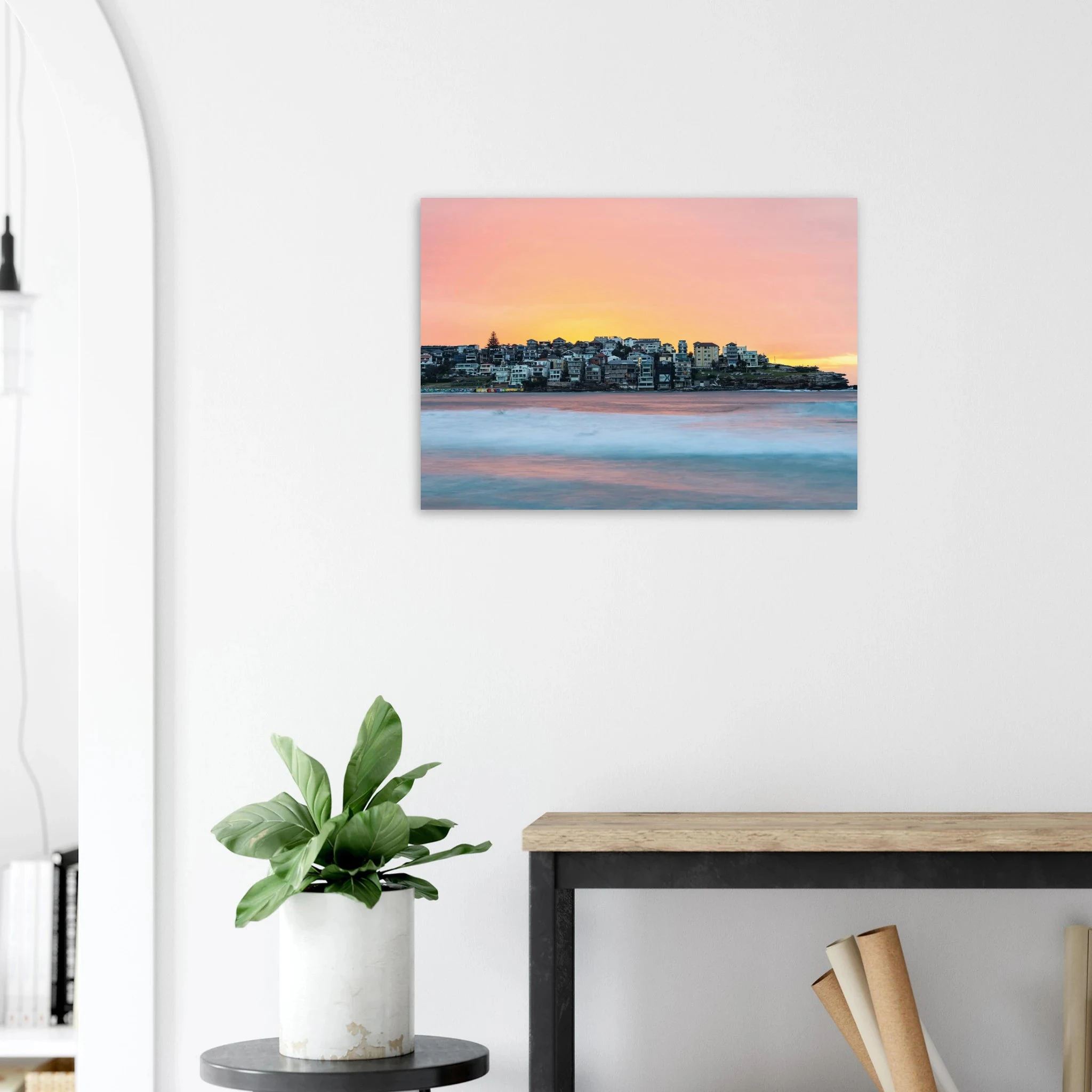 Bondi Beach, Australien – Ikonischer Stadtstrand im Osten Sydneys mit klassischem Beachbreak und Surfkultur-Geschichte. Kunstdruck auf Alu-Dibond.