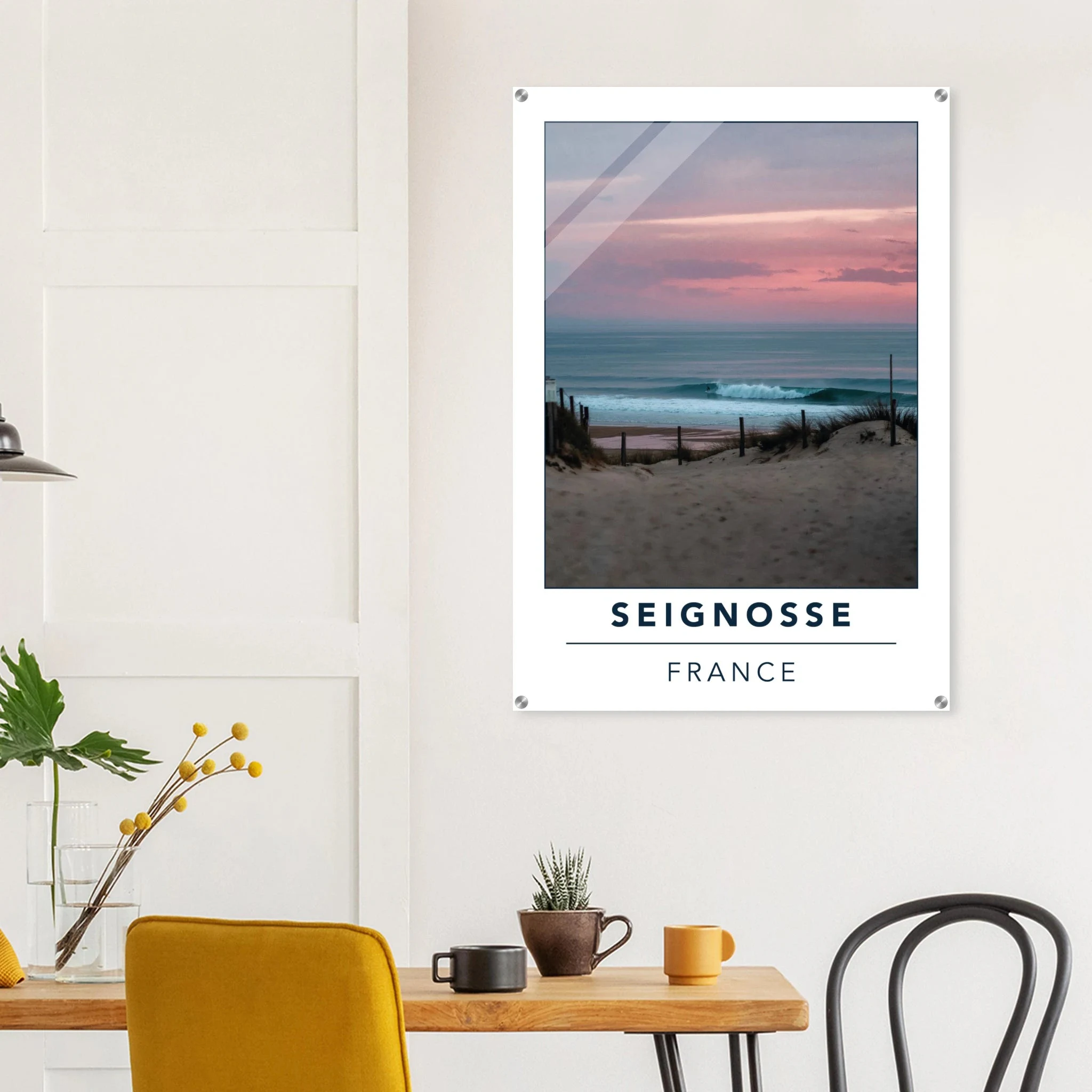 Seignosse, Frankreich – Dünenstrand in den Landes mit hohlen Beachbreaks und ausgeprägter Herbstsaison. Kunstdruck auf Acrylglas.