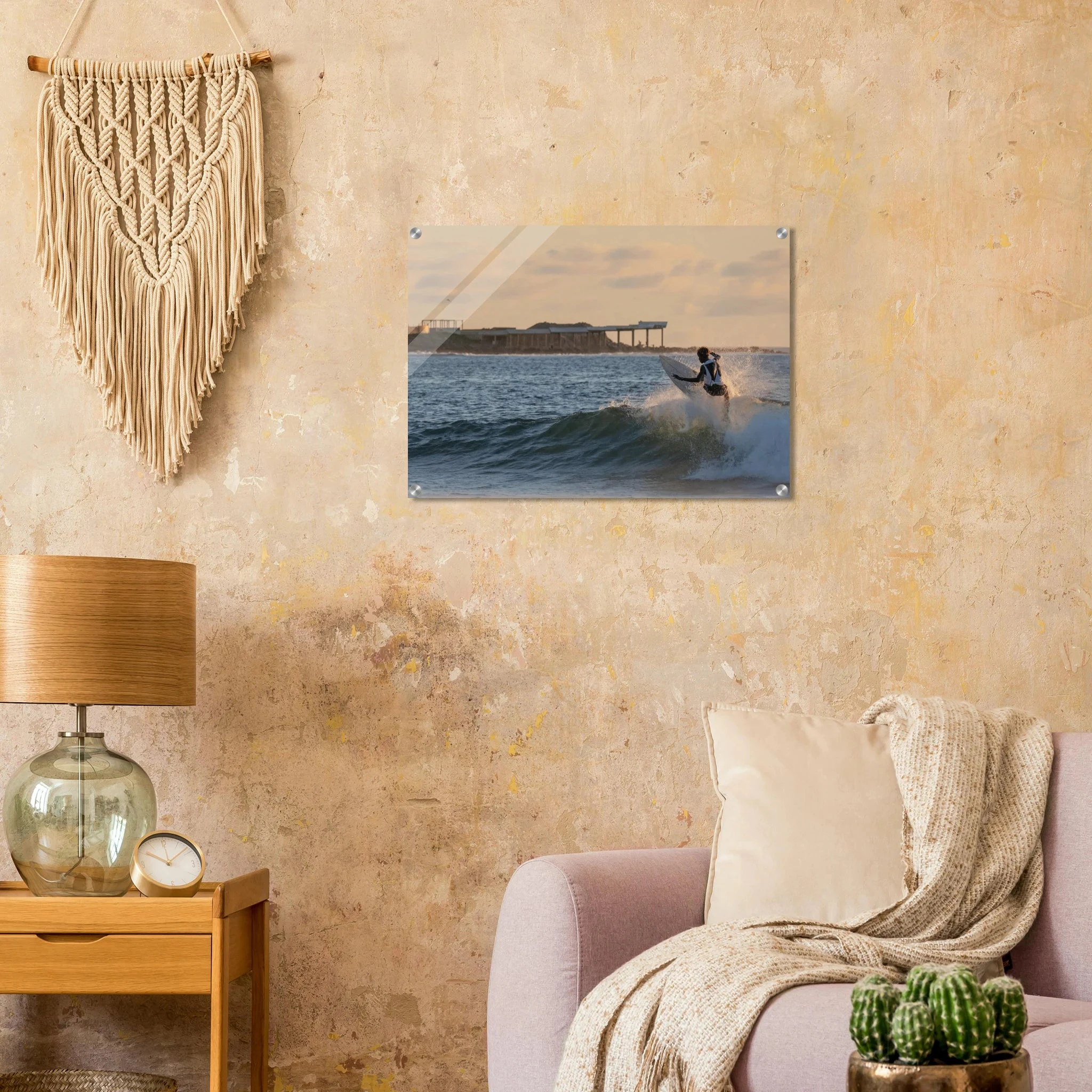 Busua, Ghana – Westafrikanisches Fischerdorf an der Goldküste mit konstantem Beachbreak und Surfschulen. Kunstdruck auf Acrylglas.