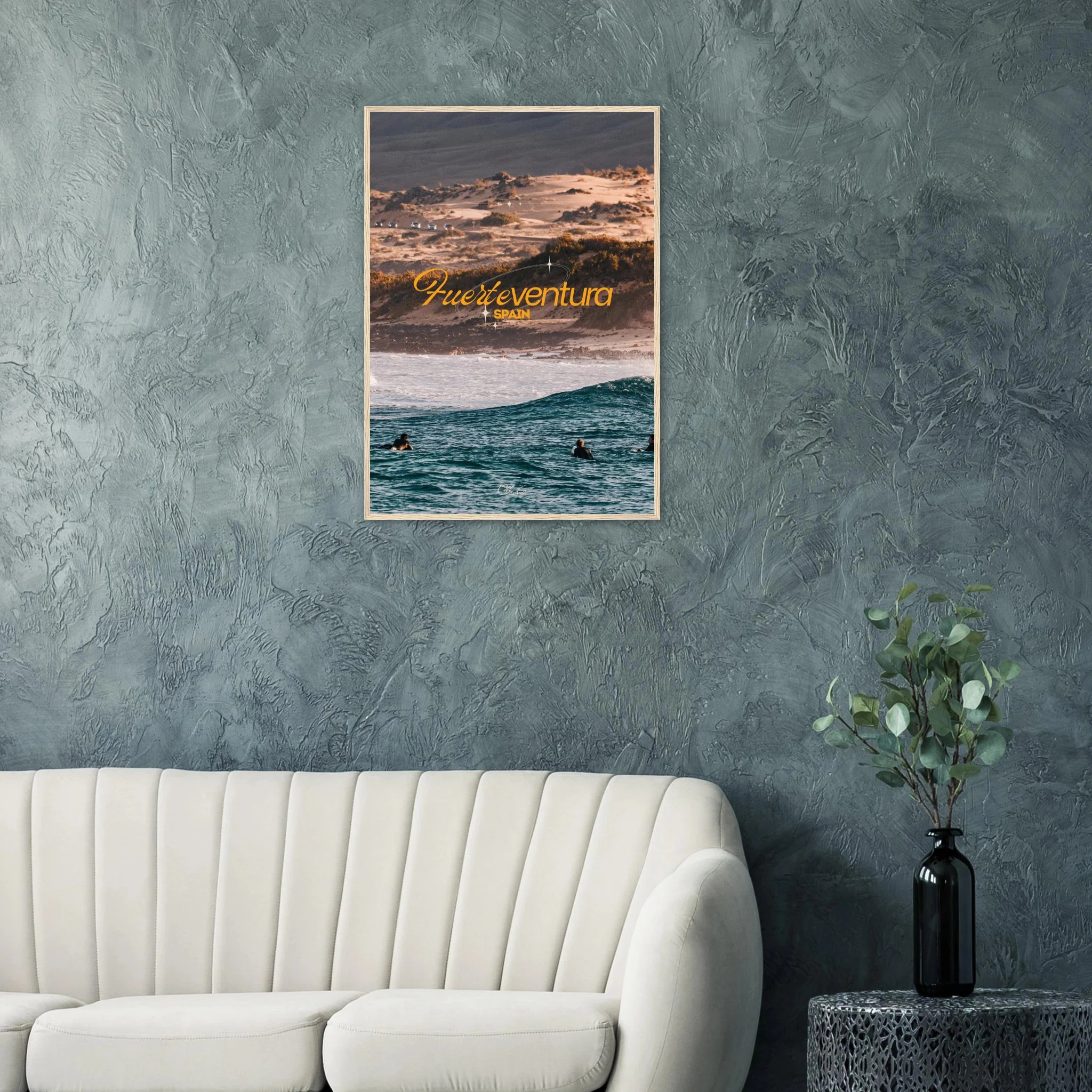 Fuerteventura, Spanien – Kanareninsel mit Vulkangestein-Reefbreaks im Norden und ganzjährig konstantem Atlantik-Swell. Poster im Holzrahmen.