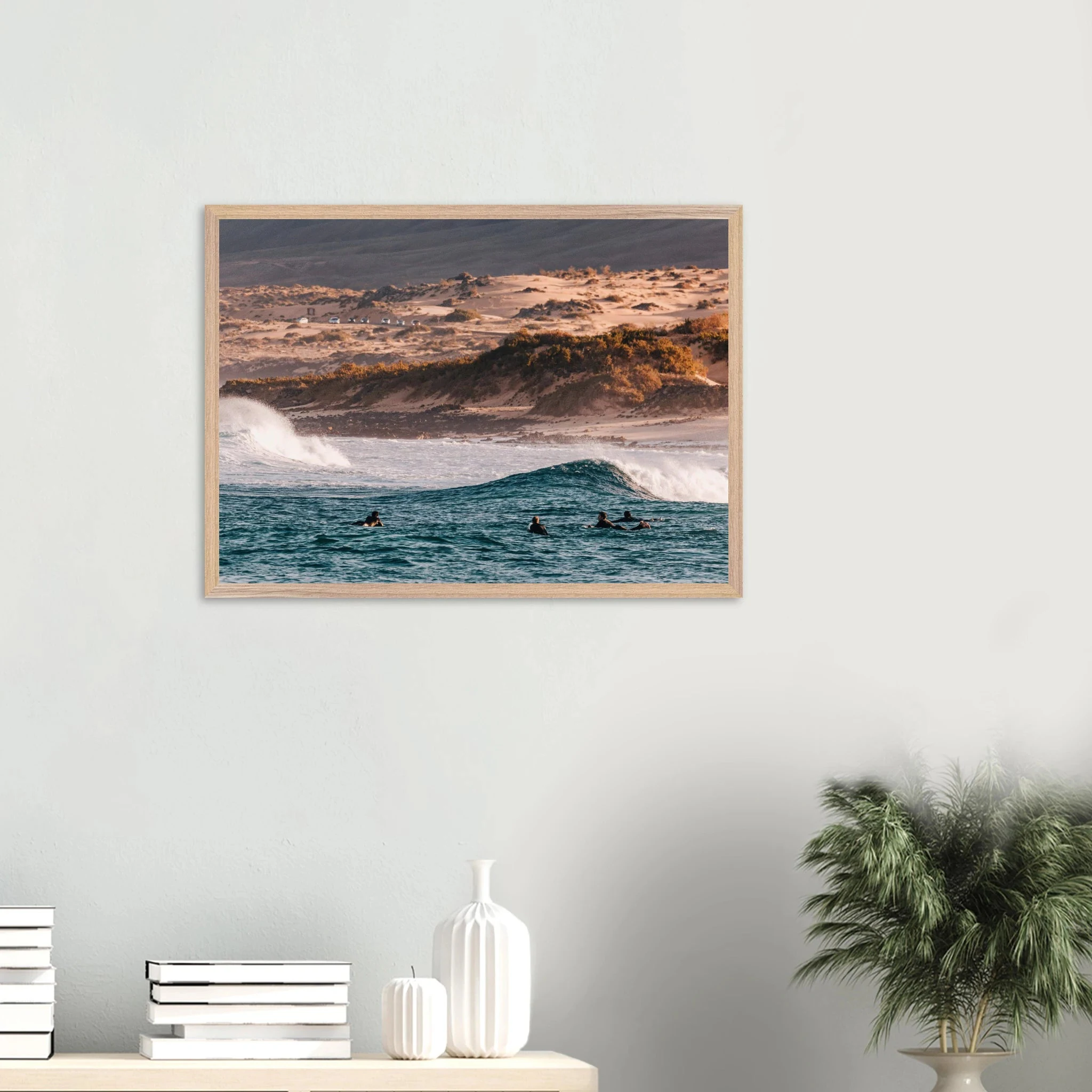 Fuerteventura, Spanien – Kanareninsel mit Vulkangestein-Reefbreaks im Norden und ganzjährig konstantem Atlantik-Swell. Poster im Galerie-Holzrahmen.