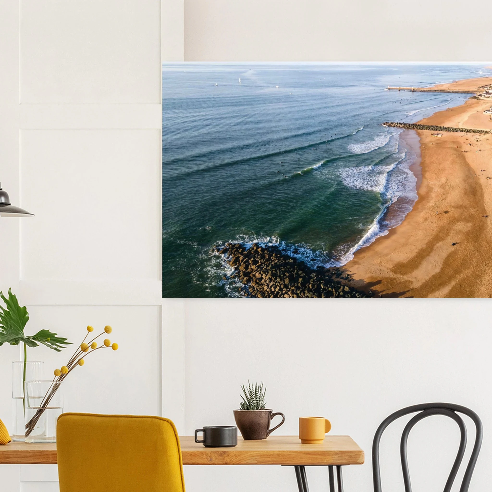Capbreton, Frankreich – Hafenstadt an der französischen Atlantikküste mit Gouf-Canyon vor der Küste und kräftigen Beachbreaks. Poster.