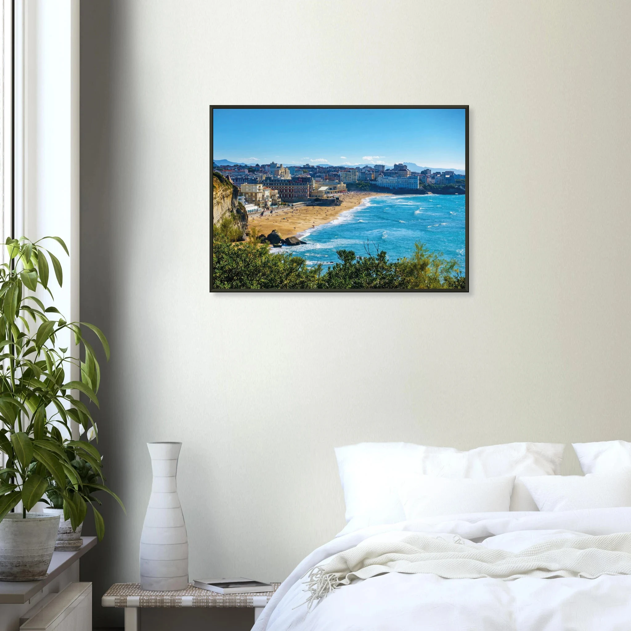 Biarritz, Frankreich – Mondäner Surfort am baskischen Atlantik, Wiege des europäischen Wellenreitens seit den 1950er-Jahren. Poster im Metallrahmen.