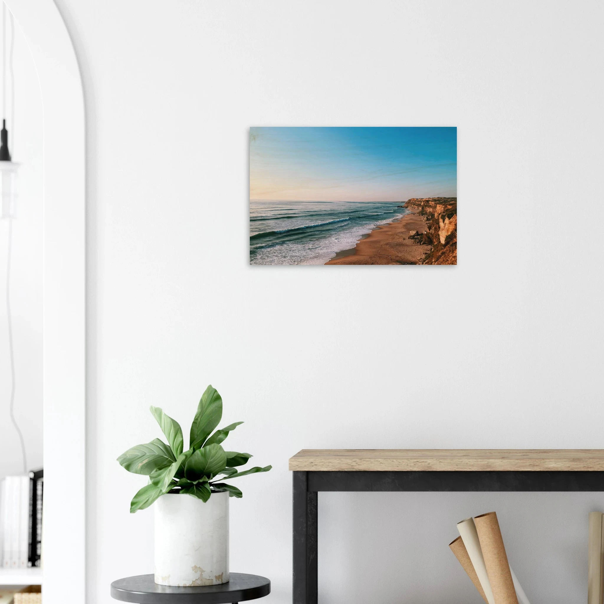 Santa Cruz, Spanien – Kanarische Hauptstadt Teneriffas mit Reefbreaks an der Nordküste wie El Confital. Kunstdruck auf Holz.