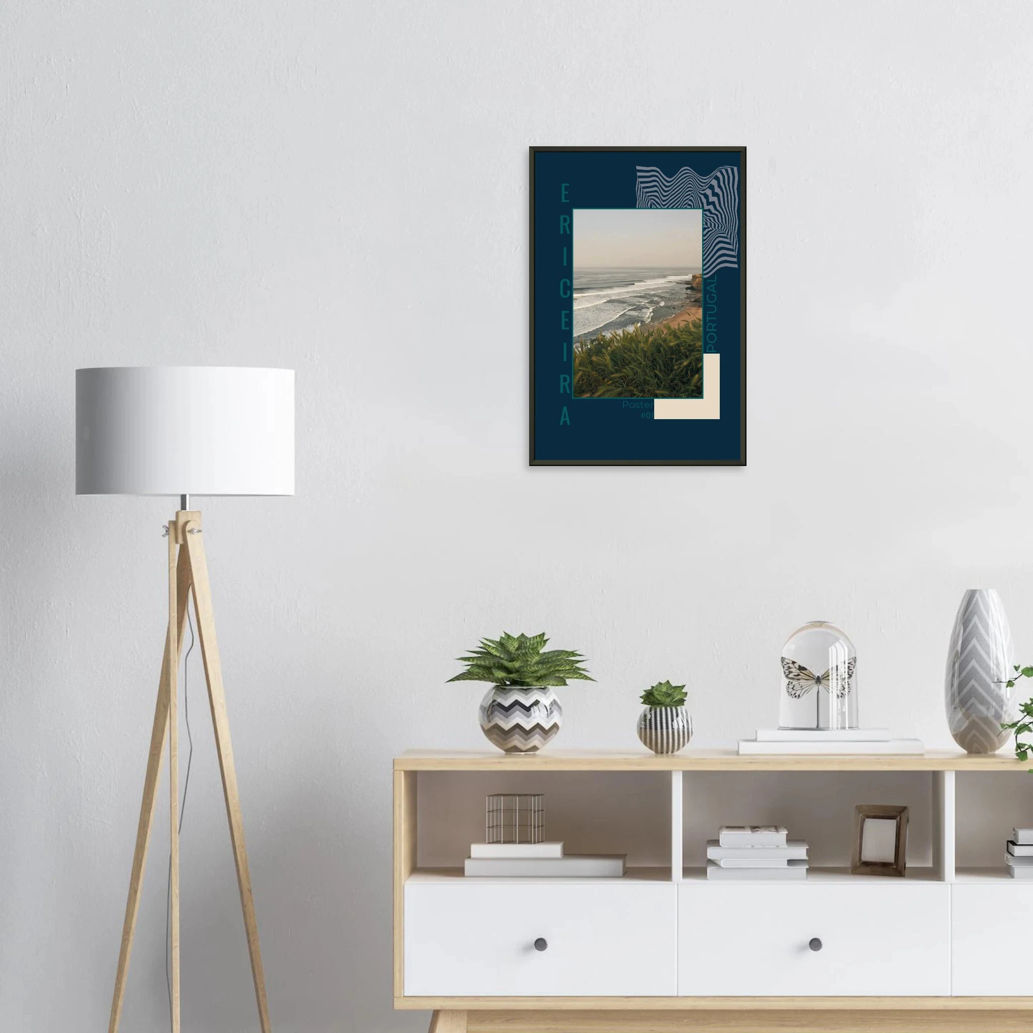 Ericeira, Portugal – World Surfing Reserve nördlich von Lissabon mit Reefbreaks wie Coxos und Ribeira d'Ilhas. Poster im Metallrahmen.
