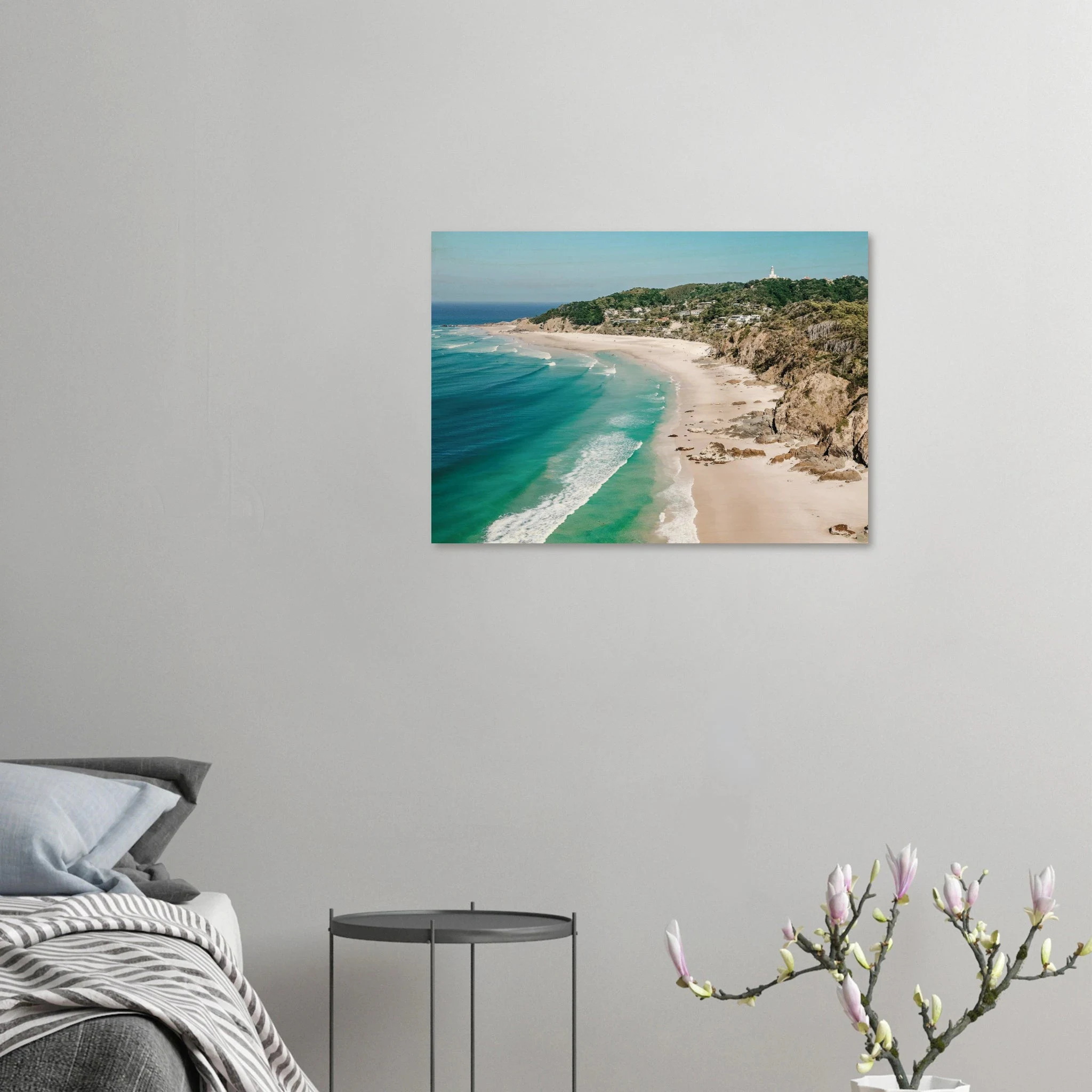 Byron Bay, Australien – Östlichster Punkt Australiens mit langen Pointbreaks und entspanntem Longboard-Flair. Kunstdruck auf Holz.