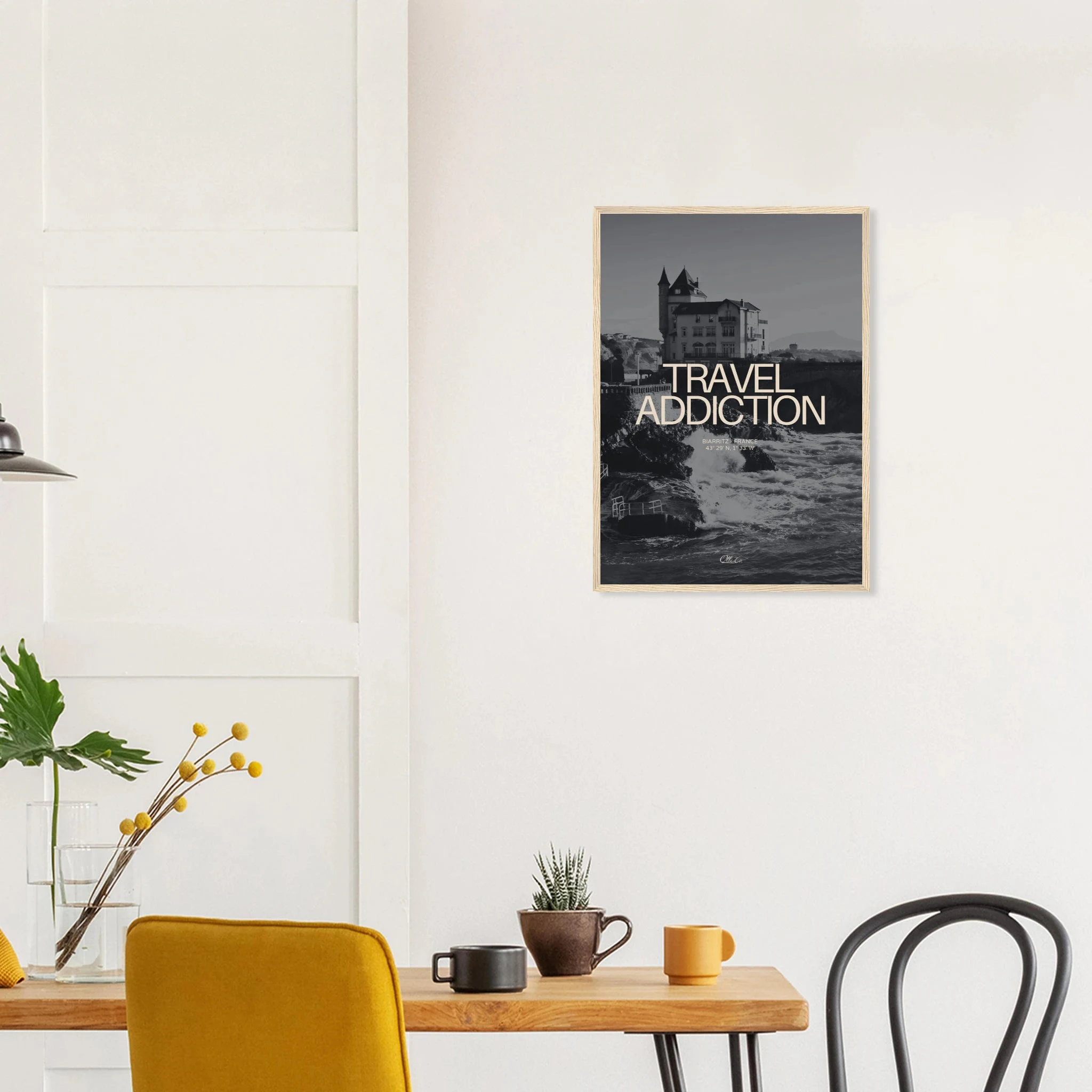 Biarritz, Frankreich – Mondäner Surfort am baskischen Atlantik, Wiege des europäischen Wellenreitens seit den 1950er-Jahren. Poster im Holzrahmen.