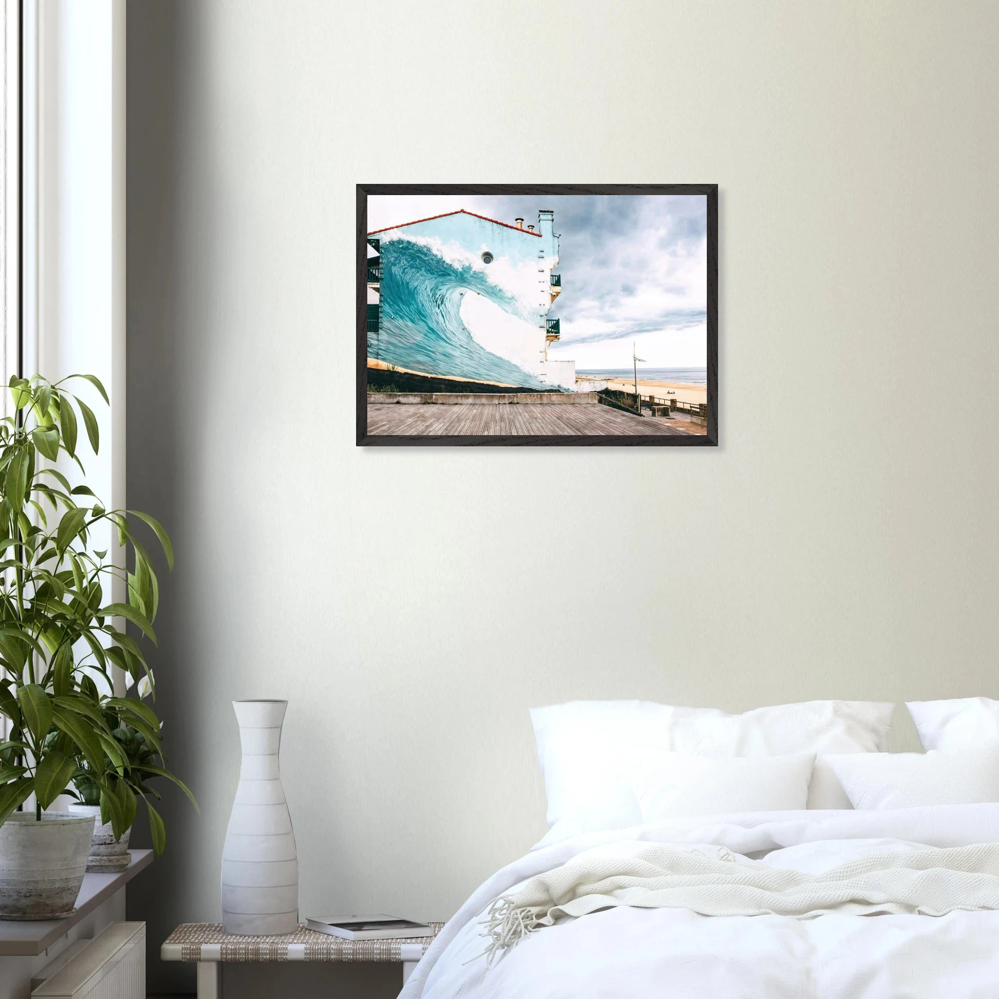 Hossegor, Frankreich – Beachbreak-Hotspot in den Landes, Austragungsort der WSL-Quiksilver-Pro-Wettkämpfe. Poster im Galerie-Holzrahmen.