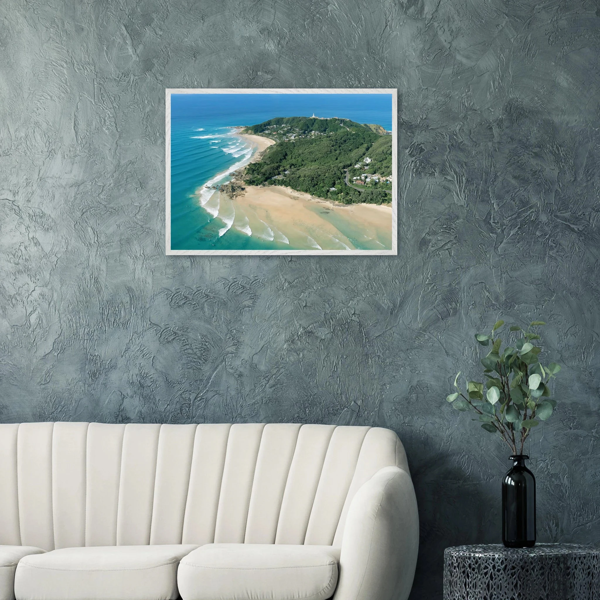 Byron Bay, Australien – Östlichster Punkt Australiens mit langen Pointbreaks und entspanntem Longboard-Flair. Poster im Galerie-Holzrahmen.