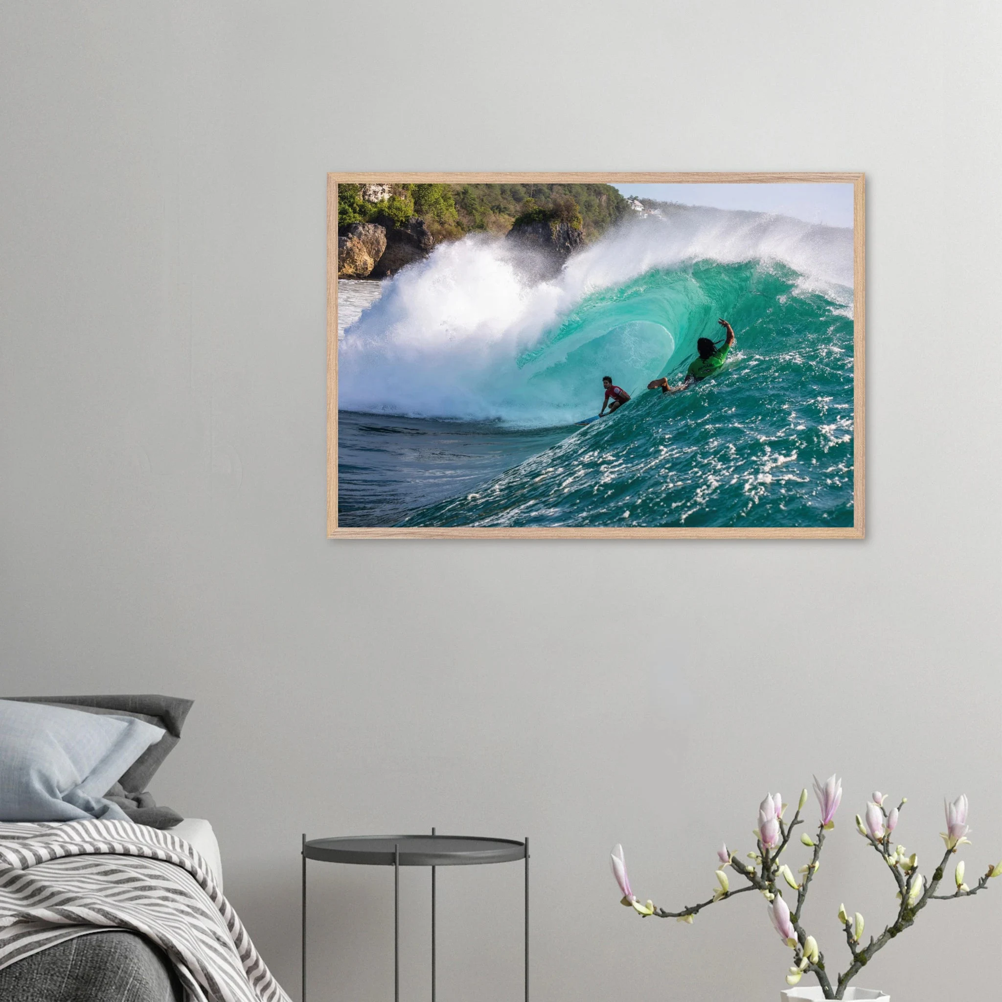 Padang Padang, Bali (Indonesien) – Linker Reefbreak auf der Bukit-Halbinsel, bekannt als balinesisches Pipeline-Pendant. Poster im Galerie-Holzrahmen.