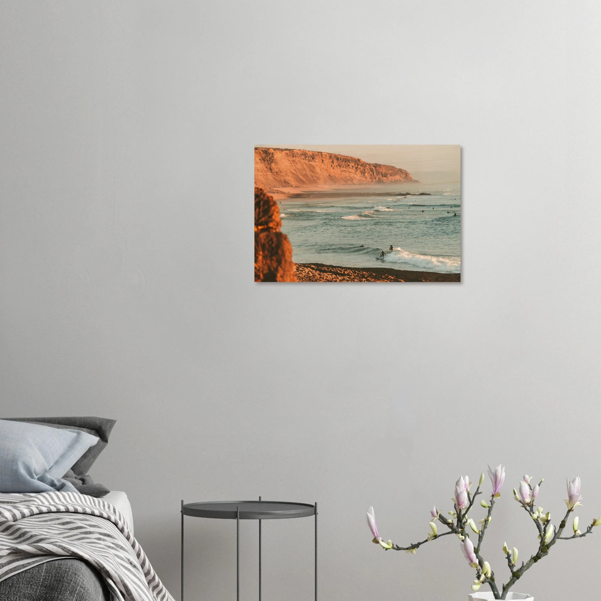 Ericeira, Portugal – World Surfing Reserve nördlich von Lissabon mit Reefbreaks wie Coxos und Ribeira d'Ilhas. Kunstdruck auf Holz.