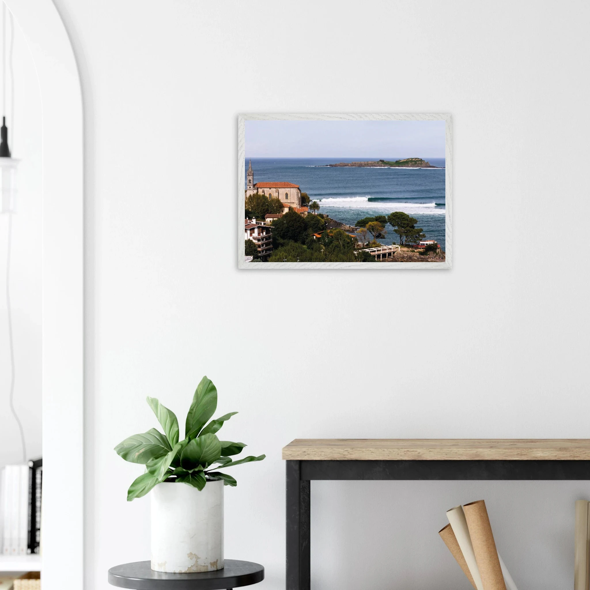 Mundaka, Spanien – Linke Flussmündungswelle im Baskenland, eine der längsten Barrels Europas. Poster im Galerie-Holzrahmen.