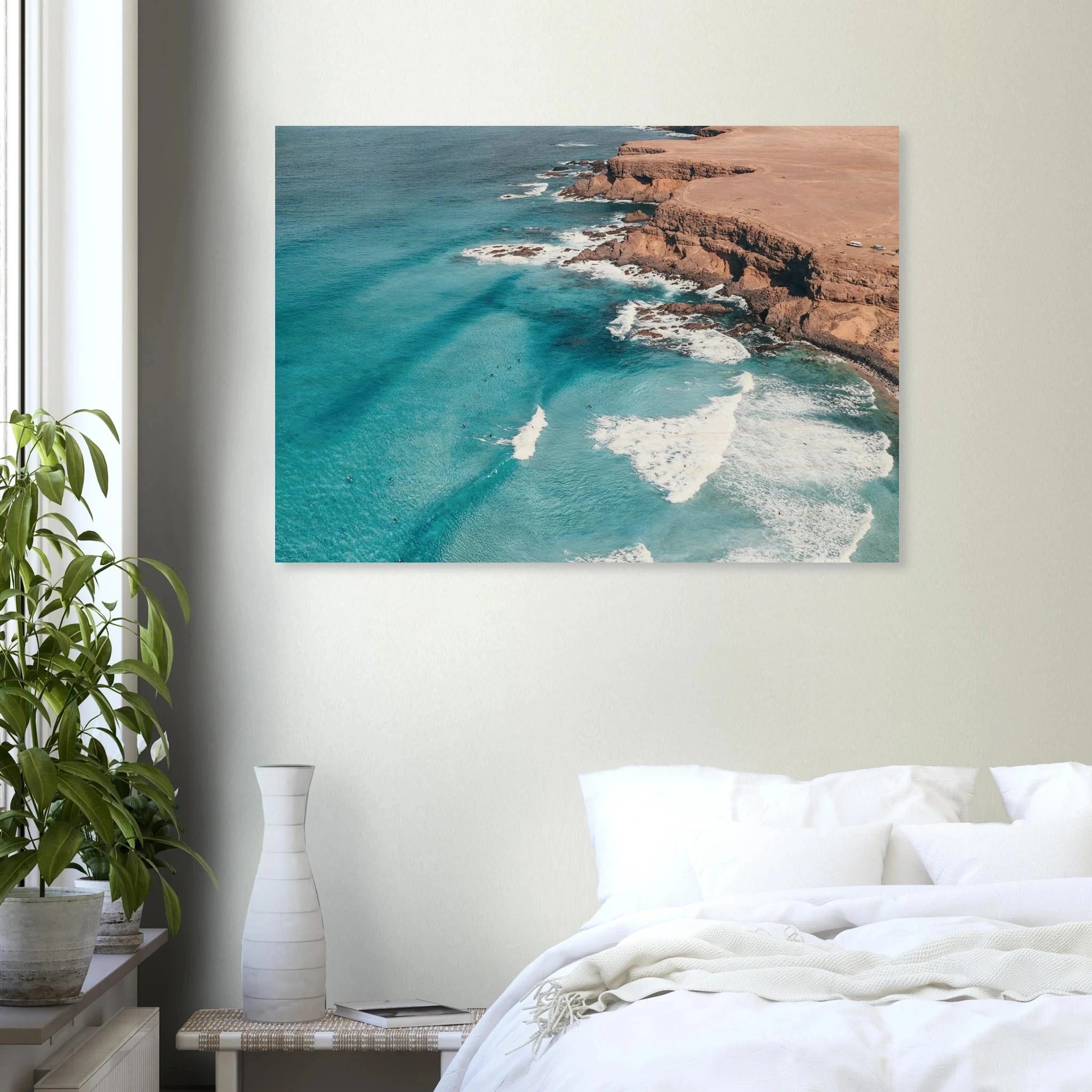 Fuerteventura, Spanien – Kanareninsel mit Vulkangestein-Reefbreaks im Norden und ganzjährig konstantem Atlantik-Swell. Kunstdruck auf Holz.