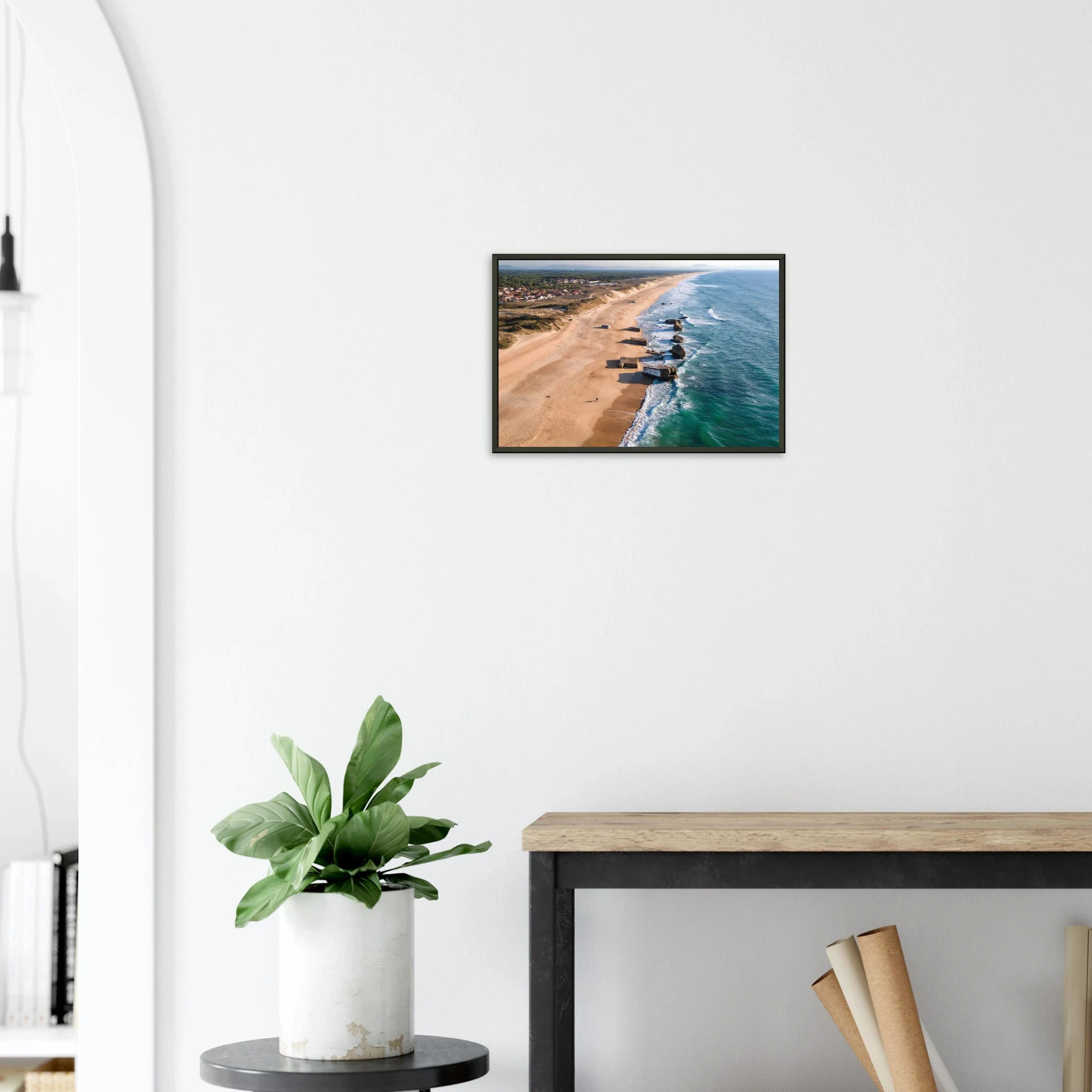 Capbreton, Frankreich – Hafenstadt an der französischen Atlantikküste mit Gouf-Canyon vor der Küste und kräftigen Beachbreaks. Poster im Metallrahmen.