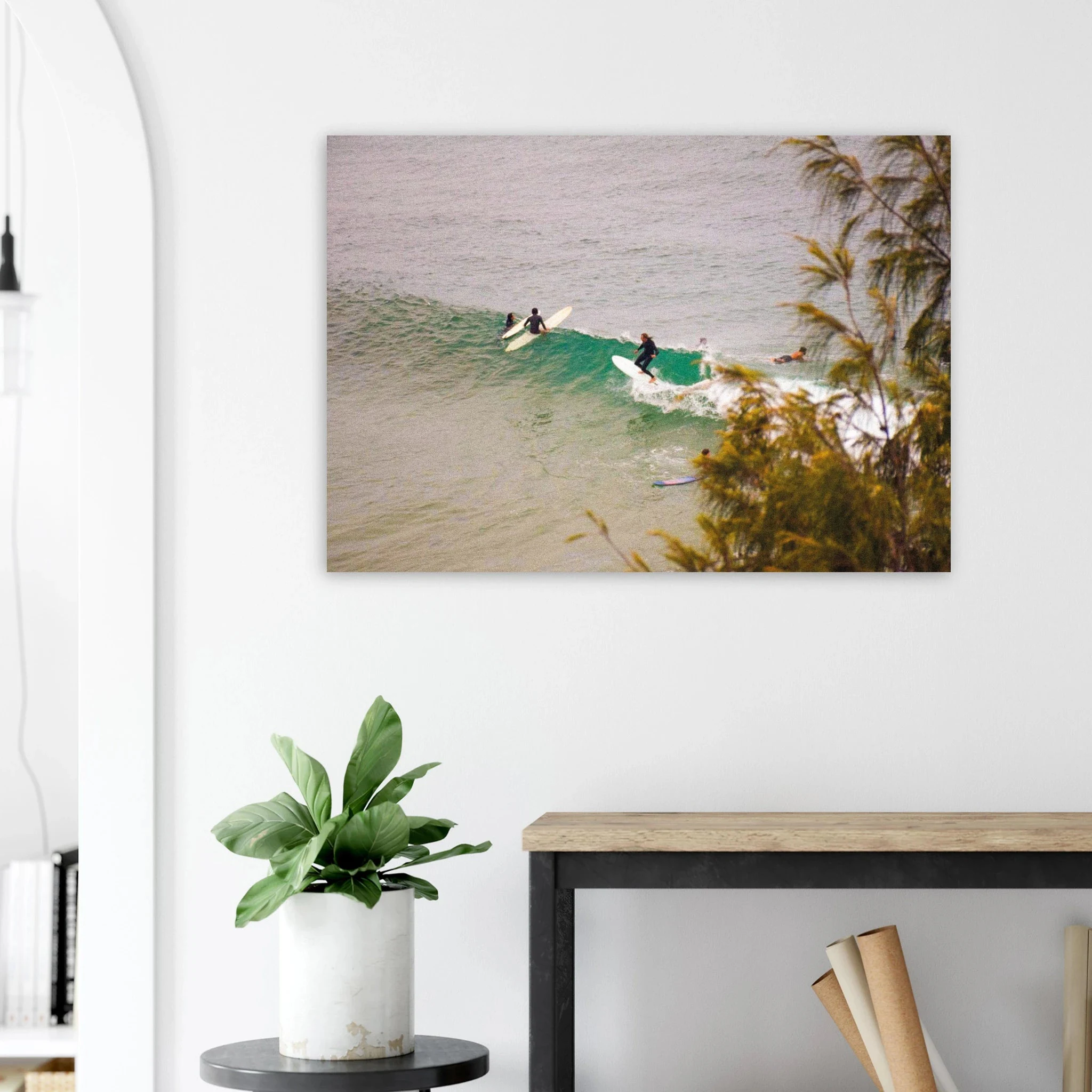 Byron Bay, Australien – Östlichster Punkt Australiens mit langen Pointbreaks und entspanntem Longboard-Flair. Poster.