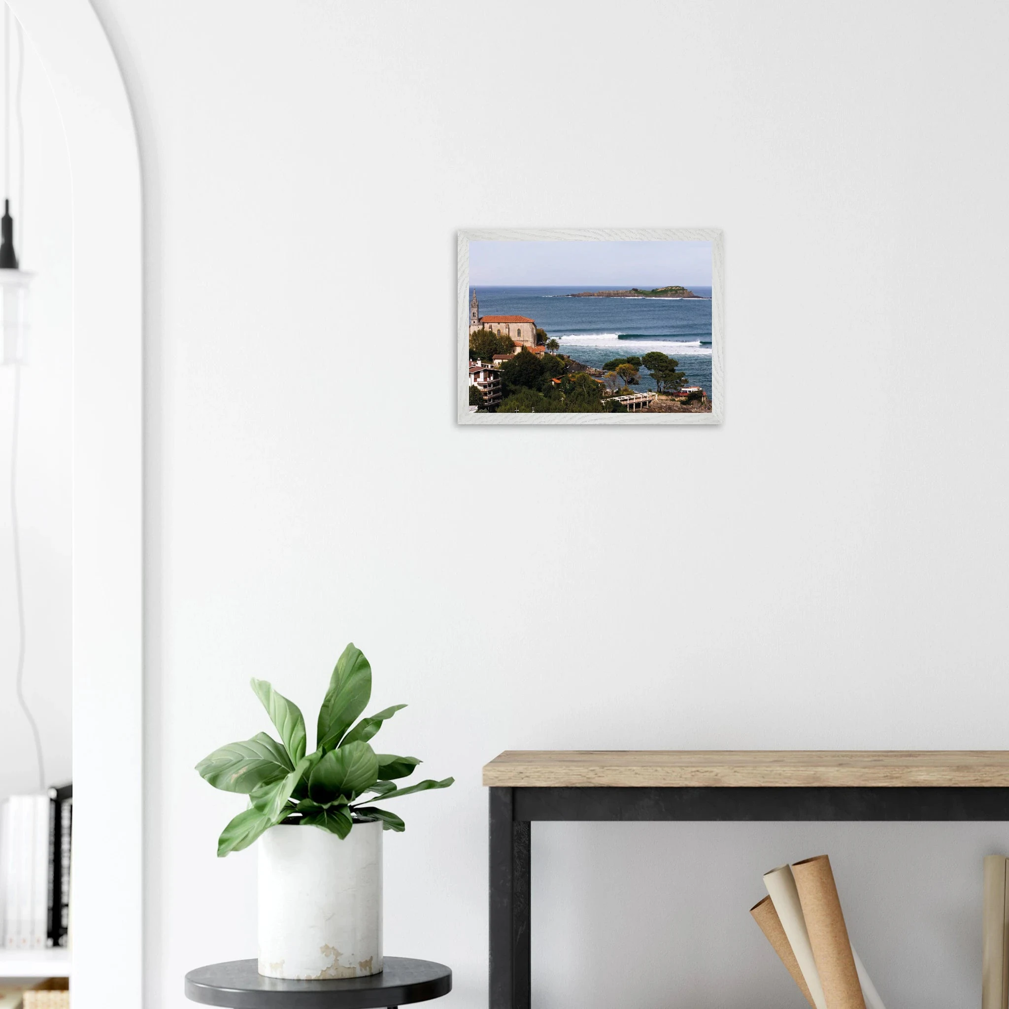 Mundaka, Spanien – Linke Flussmündungswelle im Baskenland, eine der längsten Barrels Europas. Poster im Galerie-Holzrahmen.