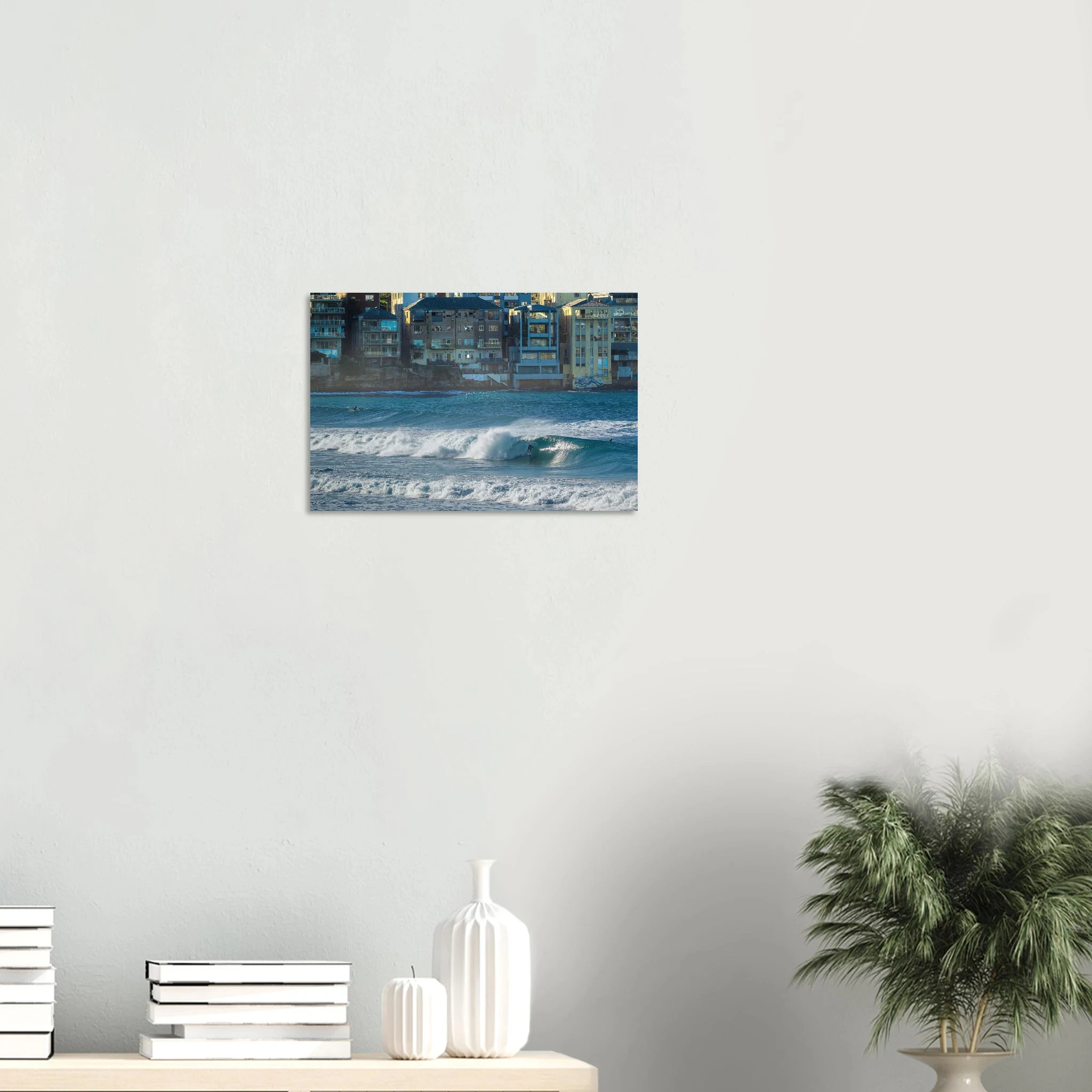 Bondi Beach, Australien – Ikonischer Stadtstrand im Osten Sydneys mit klassischem Beachbreak und Surfkultur-Geschichte. Kunstdruck auf Alu-Dibond.