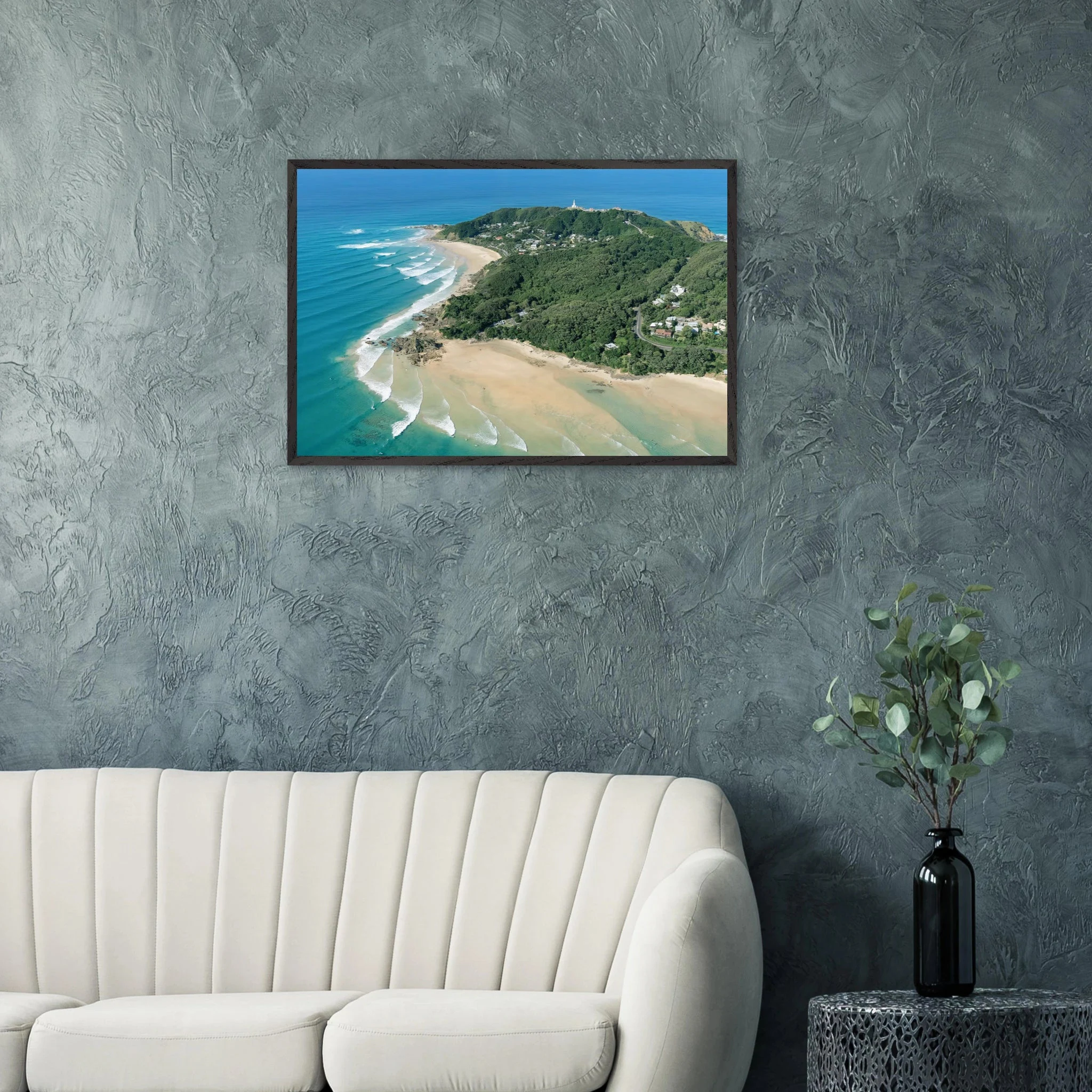 Byron Bay, Australien – Östlichster Punkt Australiens mit langen Pointbreaks und entspanntem Longboard-Flair. Poster im Galerie-Holzrahmen.
