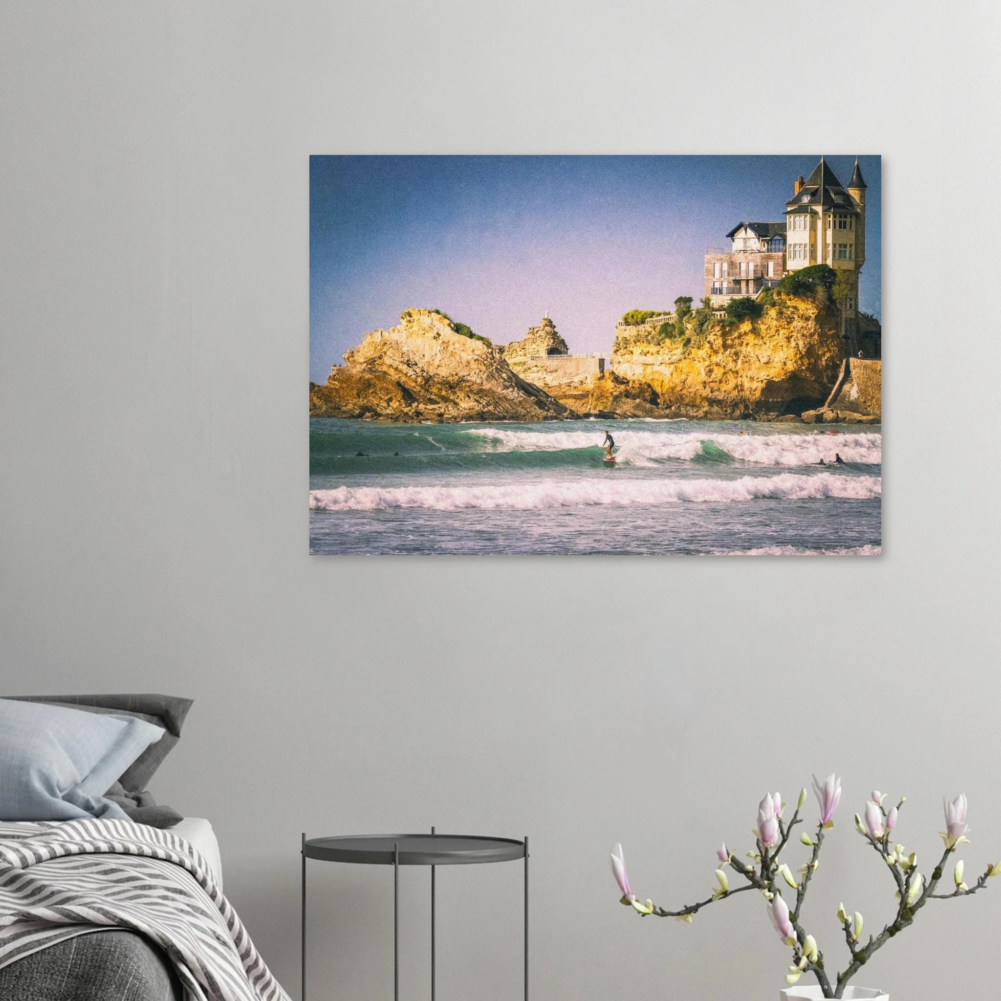 Biarritz, Frankreich – Mondäner Surfort am baskischen Atlantik, Wiege des europäischen Wellenreitens seit den 1950er-Jahren. Kunstdruck auf Alu-Dibond.