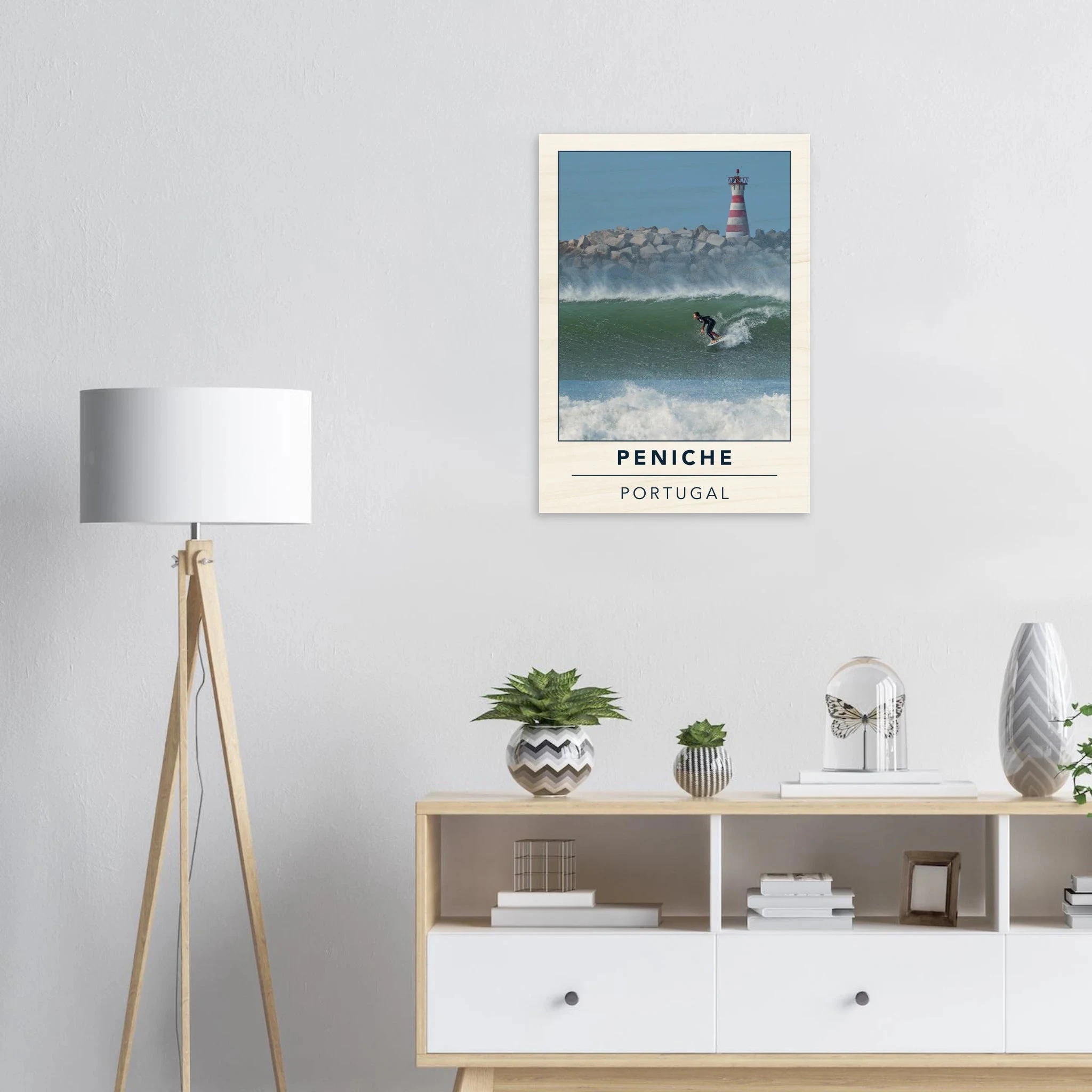 Peniche, Portugal – Halbinsel mit Supertubos-Beachbreak, Austragungsort der WSL Meo Rip Curl Pro Portugal. Kunstdruck auf Holz.