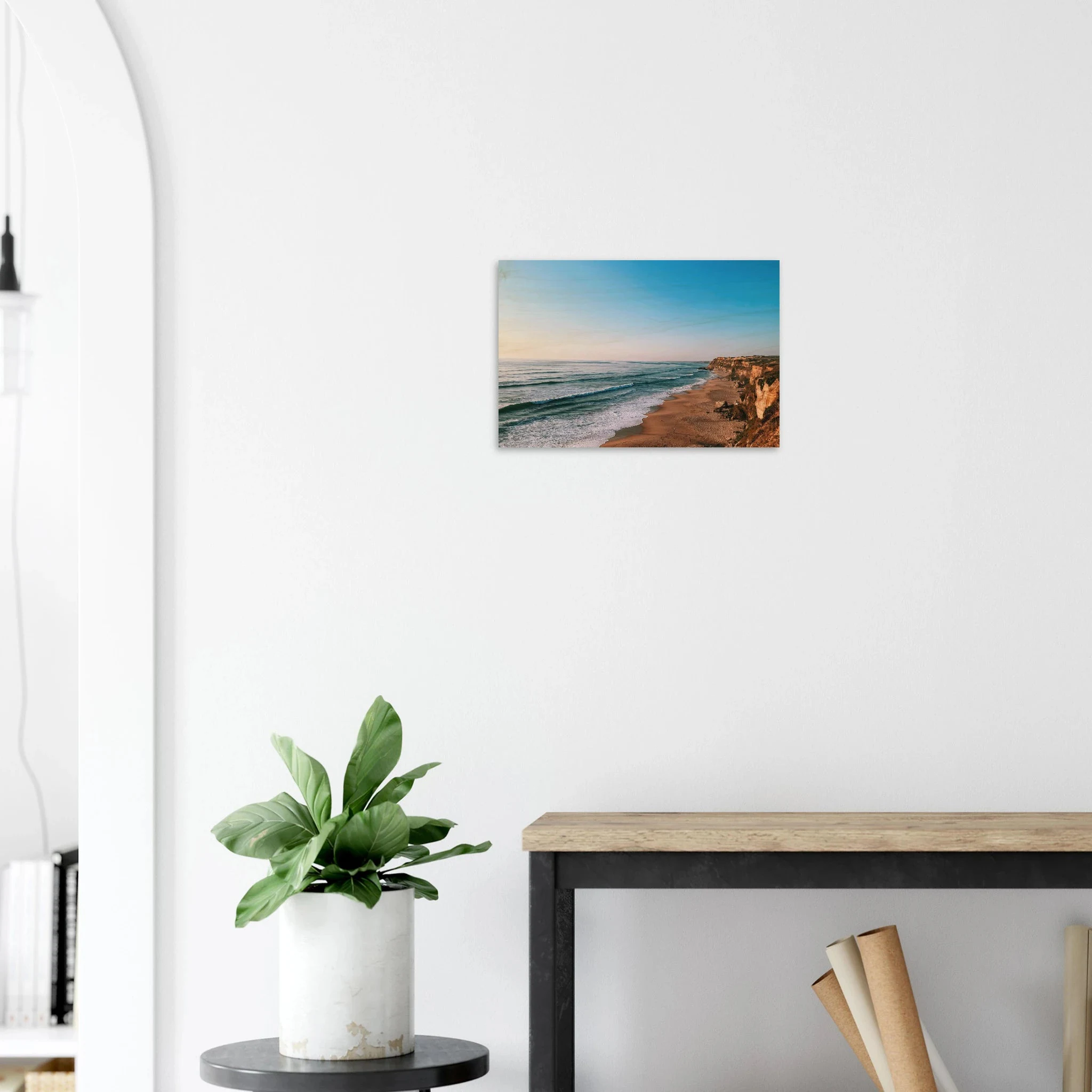 Santa Cruz, Spanien – Kanarische Hauptstadt Teneriffas mit Reefbreaks an der Nordküste wie El Confital. Kunstdruck auf Holz.