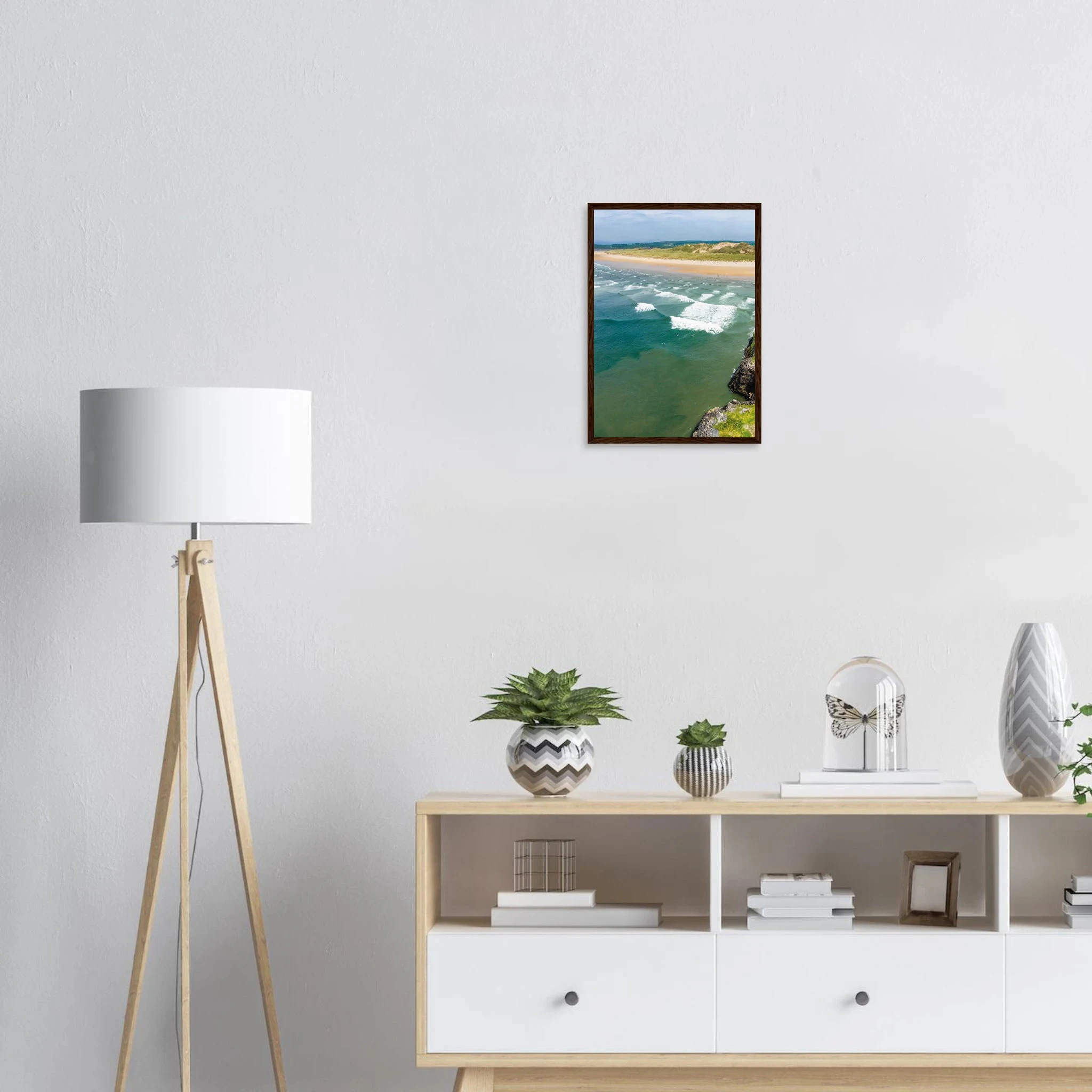 Bundoran, Irland – Atlantik-Surfspot in der Grafschaft Donegal mit Reefbreak The Peak und kaltem Wasser. Poster im Holzrahmen.