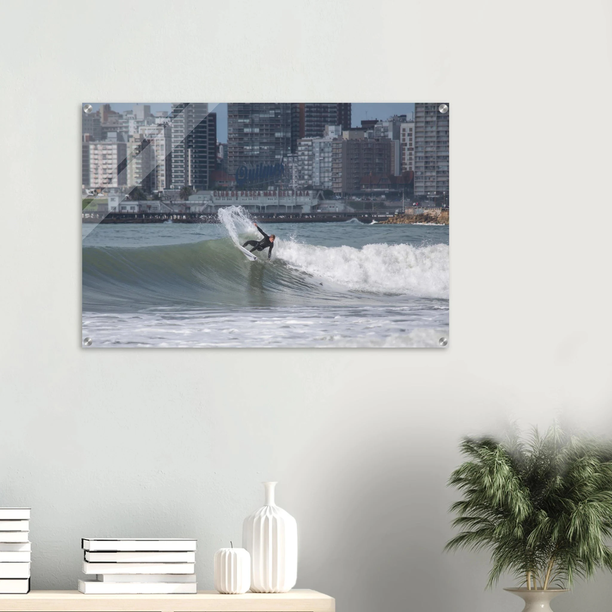 Mar del Plata, Argentinien – Atlantik-Badestadt südlich von Buenos Aires mit urbanen Beachbreaks und Pier-Wellen. Kunstdruck auf Acrylglas.