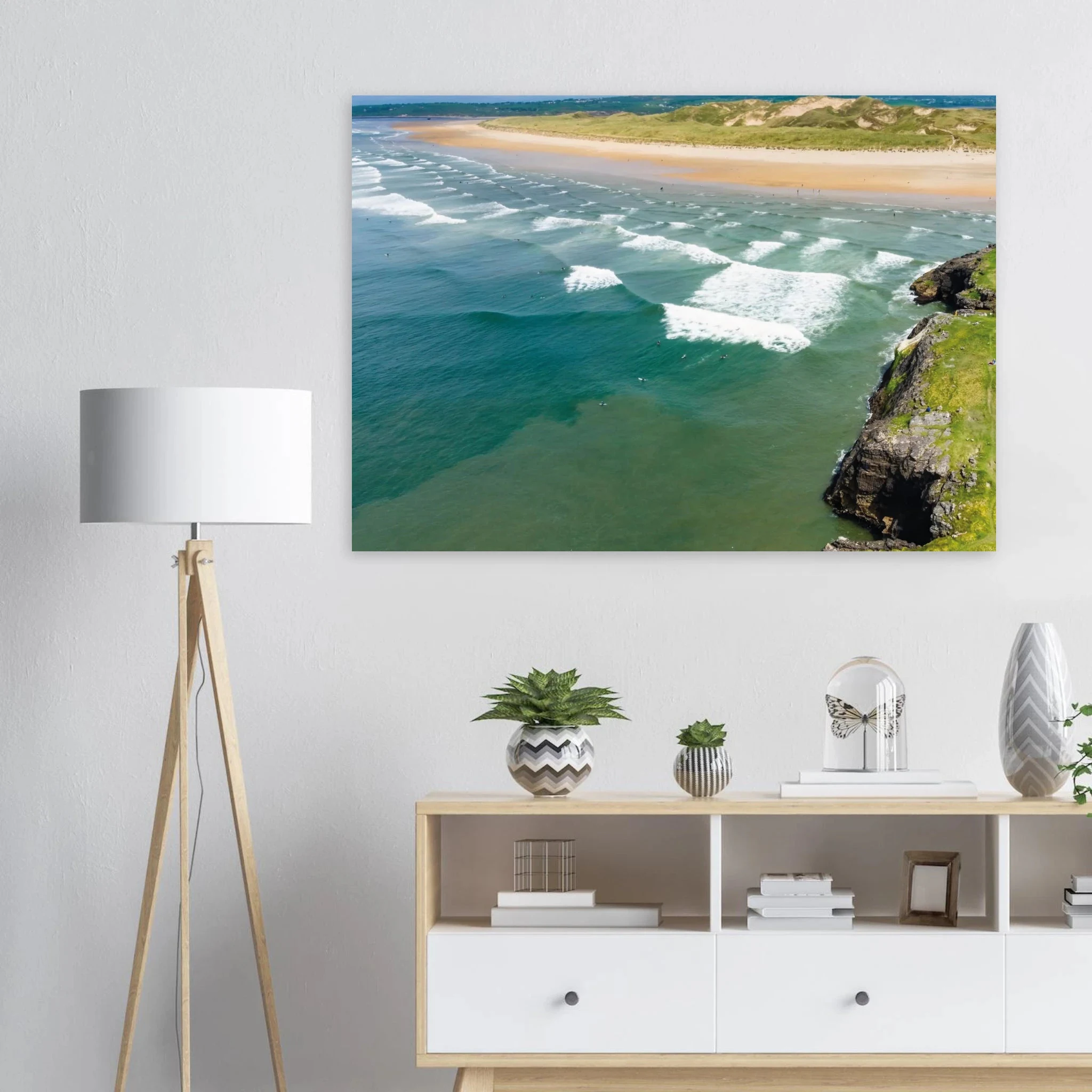 Bundoran, Irland – Atlantik-Surfspot in der Grafschaft Donegal mit Reefbreak The Peak und kaltem Wasser. Poster.