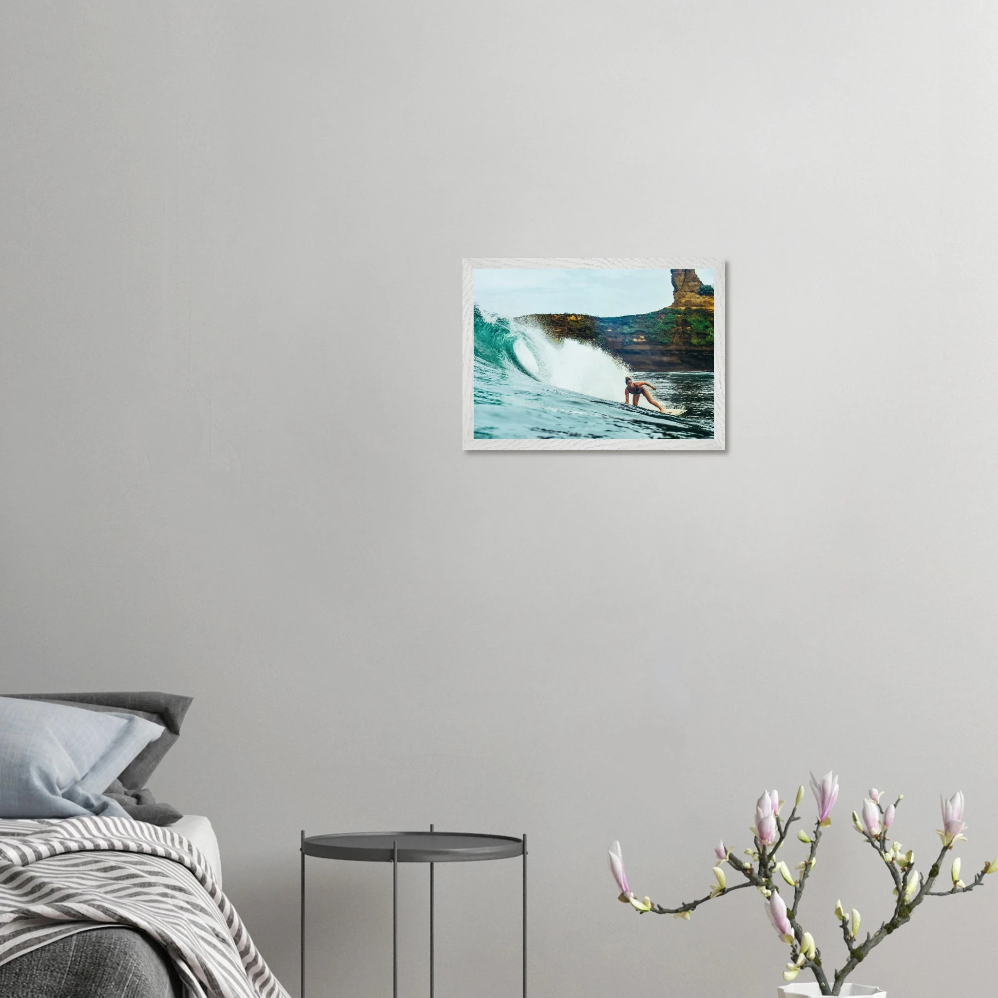 Montañita, Ecuador – Pazifik-Surferdorf an der Ruta del Sol mit rechtem Pointbreak und Backpacker-Szene. Poster im Galerie-Holzrahmen.