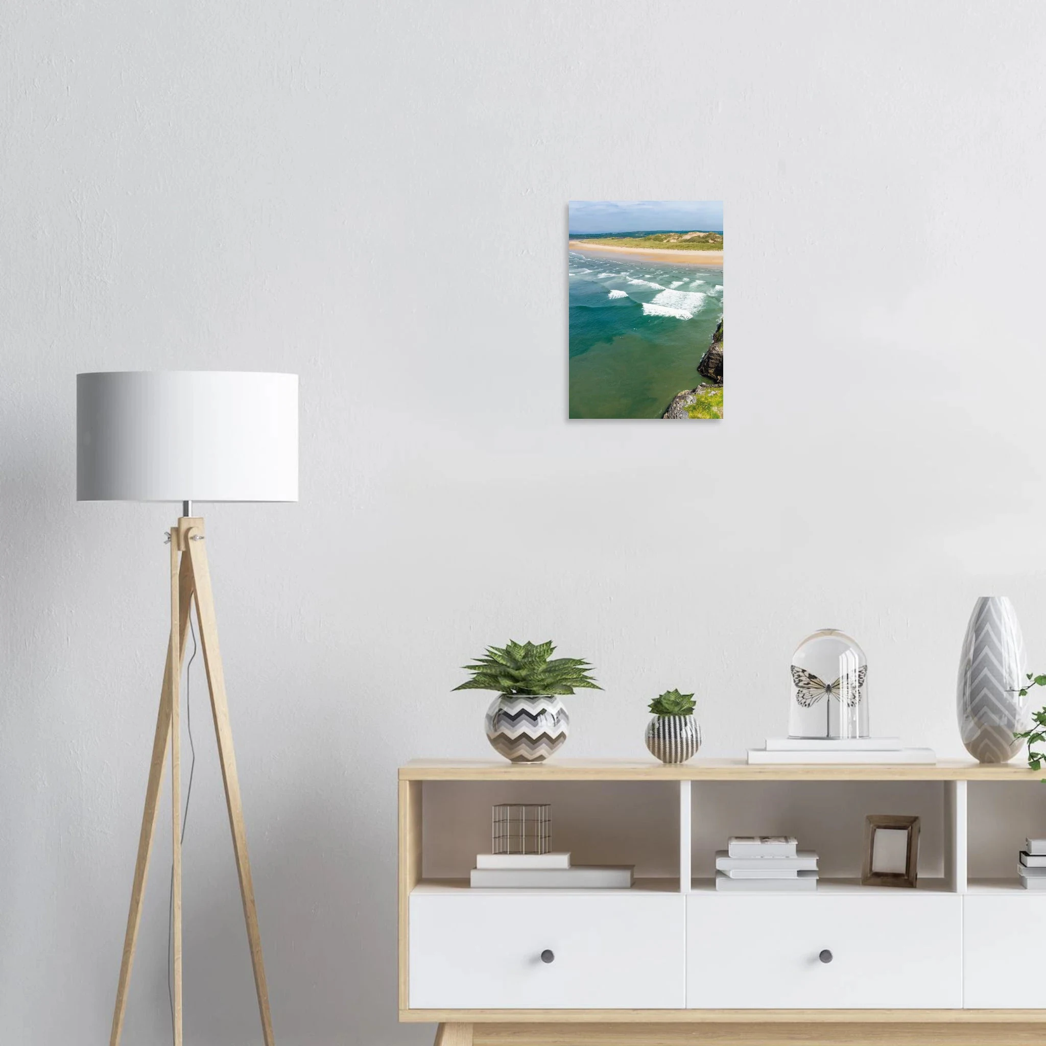 Bundoran, Irland – Atlantik-Surfspot in der Grafschaft Donegal mit Reefbreak The Peak und kaltem Wasser. Poster.
