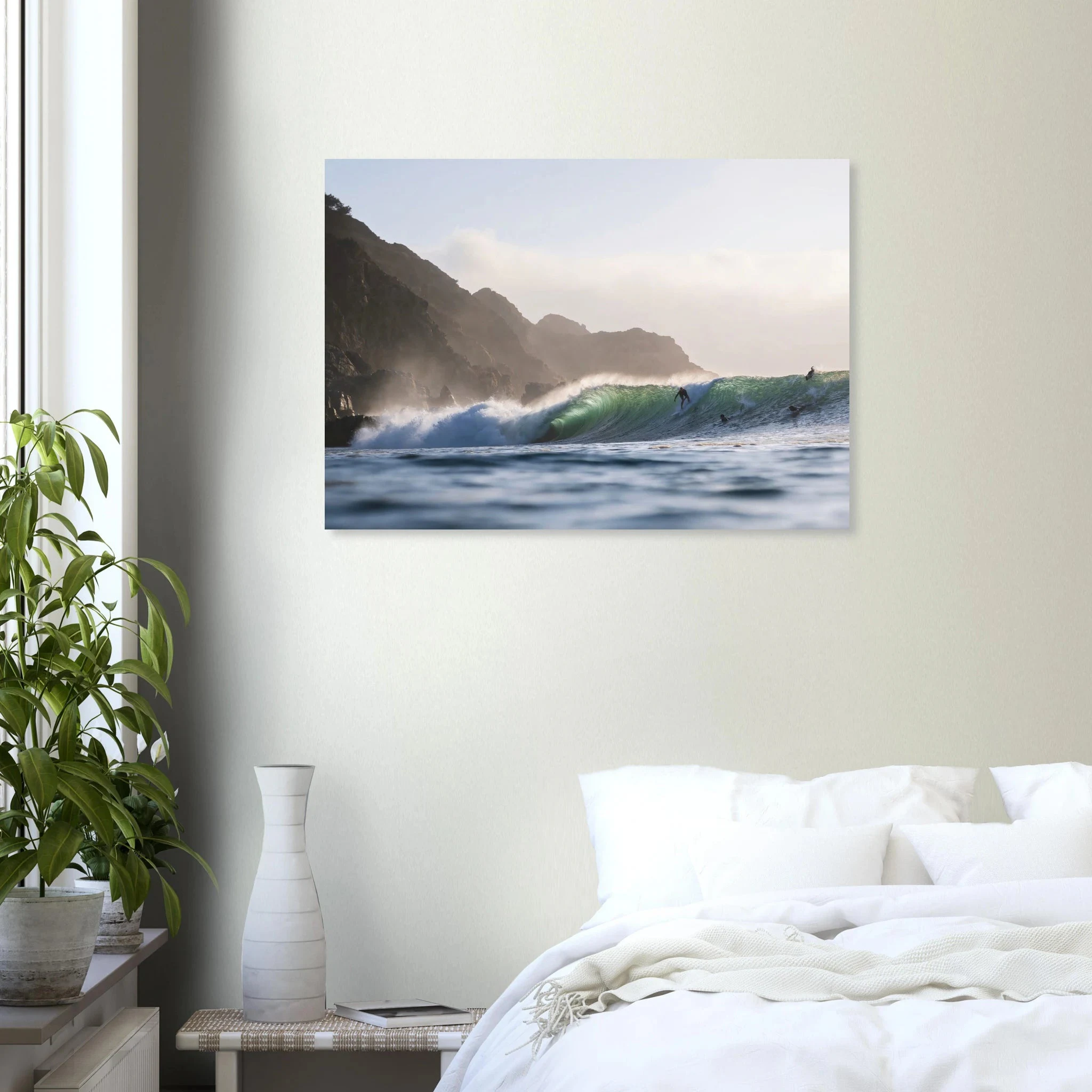 Punta de Lobos, Chile – Linker Pointbreak bei Pichilemu mit charakteristischen Felsnadeln Los Morros. Poster.