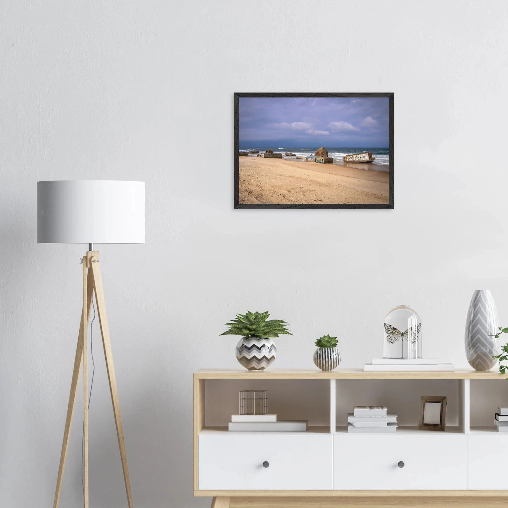 Capbreton, Frankreich – Hafenstadt an der französischen Atlantikküste mit Gouf-Canyon vor der Küste und kräftigen Beachbreaks. Poster im Galerie-Holzrahmen.