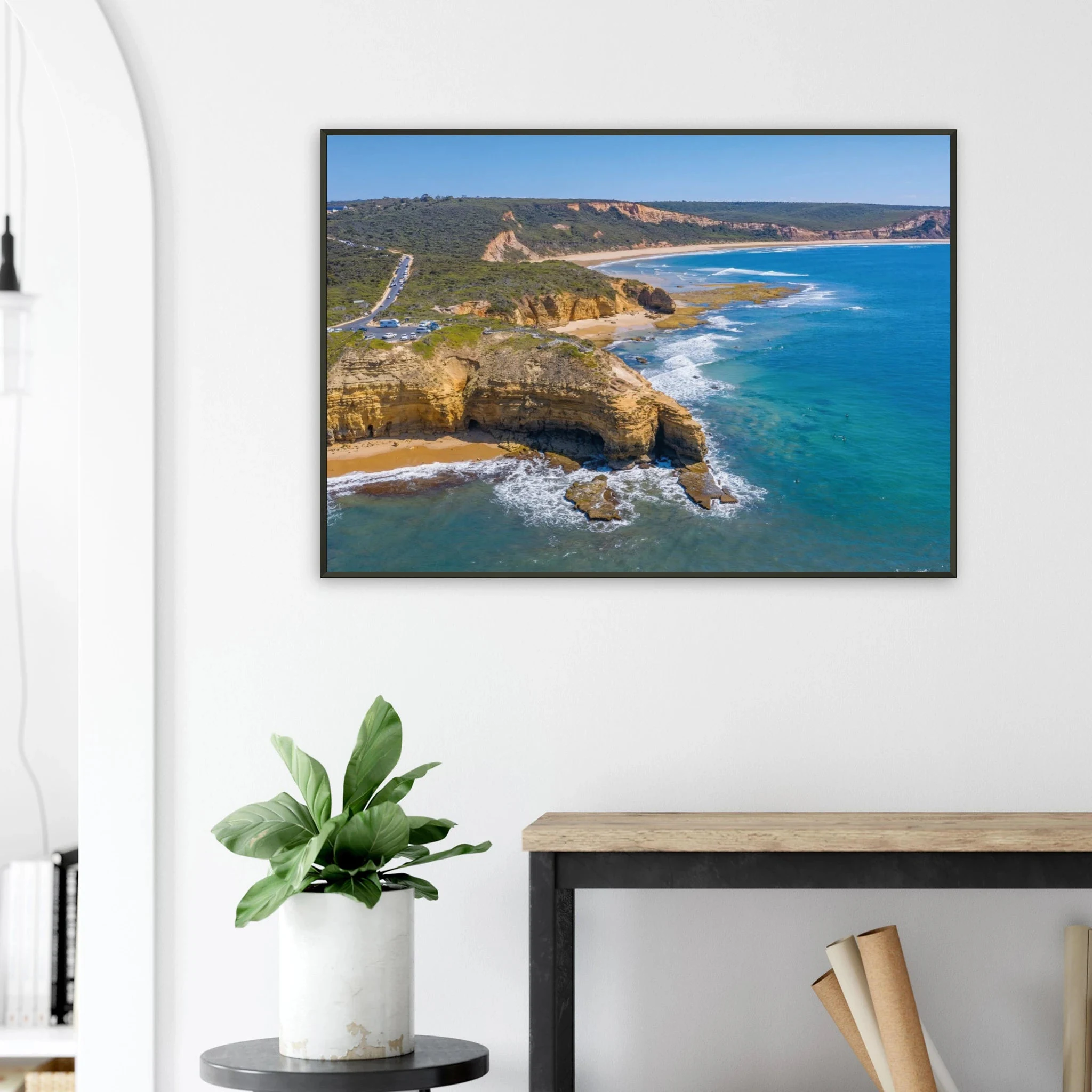 Torquay, Australien – Heimat der Bells Beach und Sitz der Surfmarken Rip Curl und Quiksilver in Victoria. Poster im Metallrahmen.