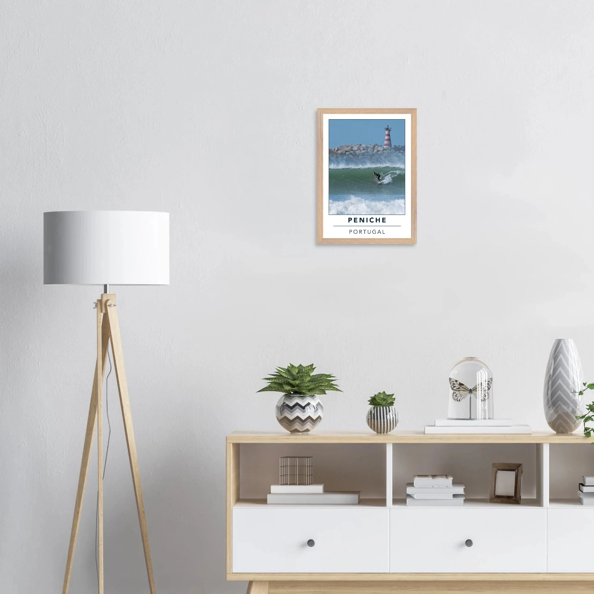 Peniche, Portugal – Halbinsel mit Supertubos-Beachbreak, Austragungsort der WSL Meo Rip Curl Pro Portugal. Poster im Galerie-Holzrahmen.