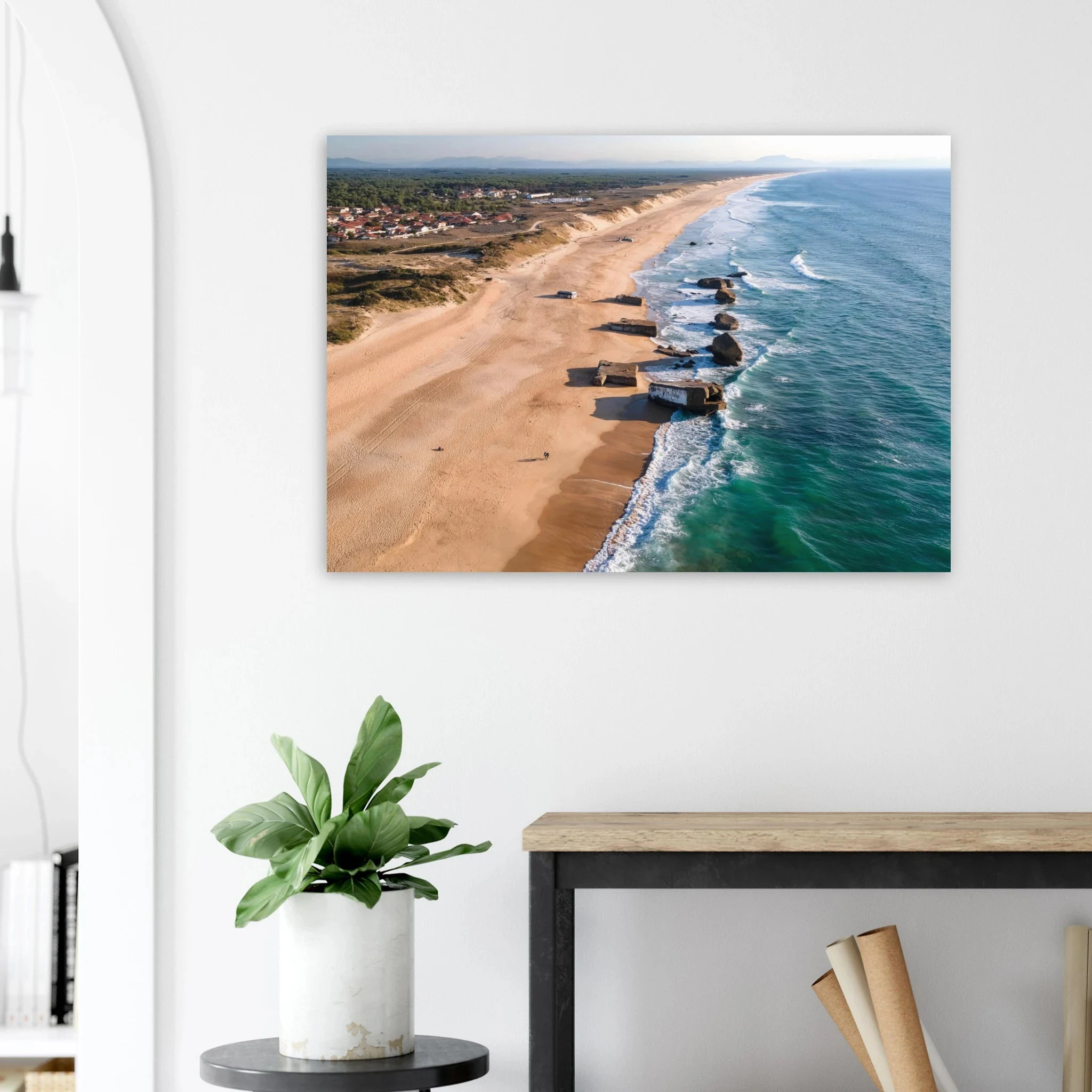 Capbreton, Frankreich – Hafenstadt an der französischen Atlantikküste mit Gouf-Canyon vor der Küste und kräftigen Beachbreaks. Poster.