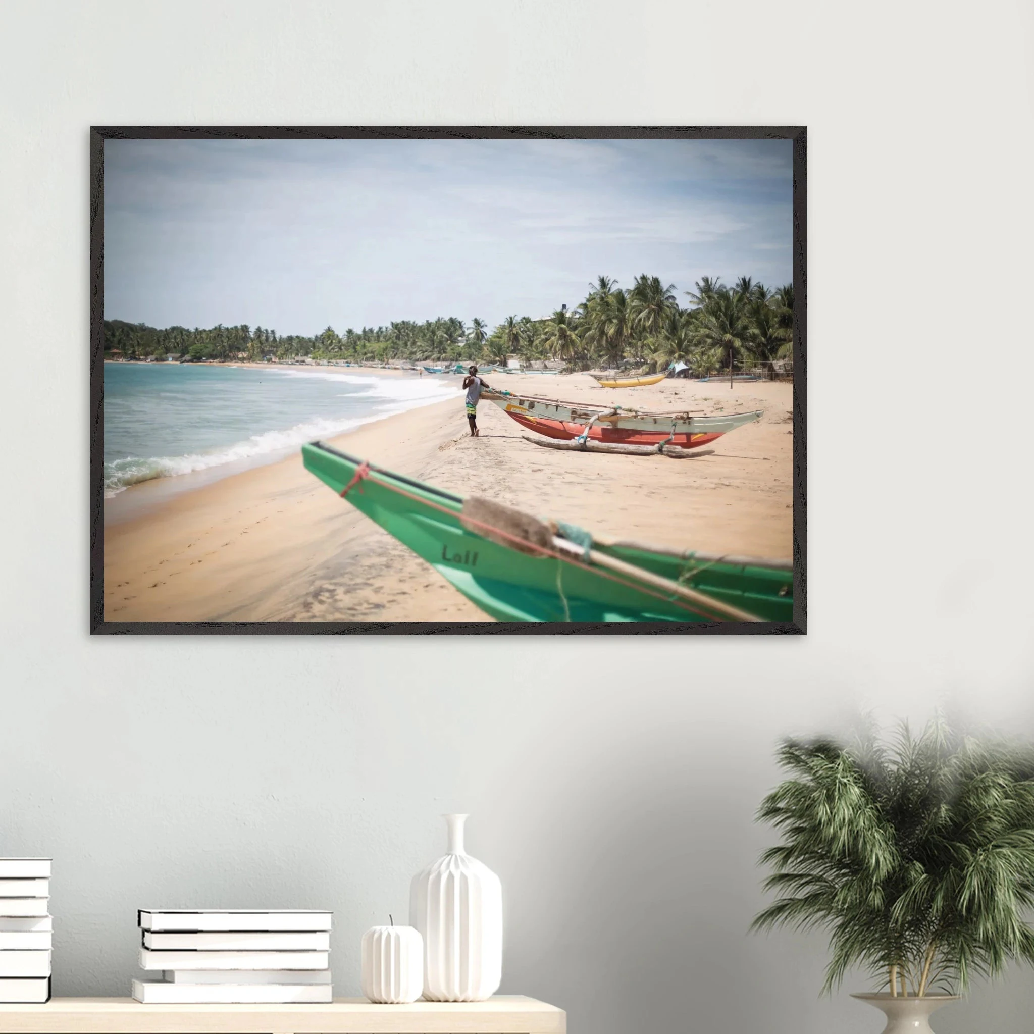 Arugam Bay, Sri Lanka – Rechter Pointbreak an der Ostküste Sri Lankas mit langer Saison von Mai bis September. Poster im Galerie-Holzrahmen.