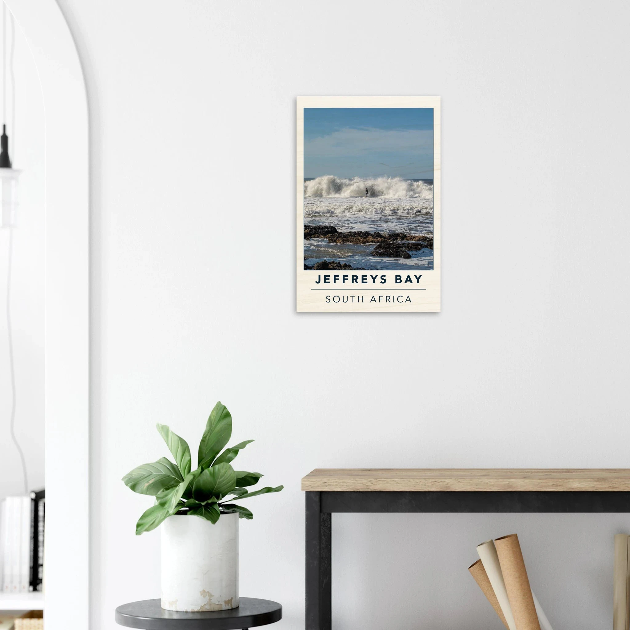 Jeffreys Bay, Südafrika – Supertubes-Pointbreak am Indischen Ozean, Austragungsort der WSL Corona Open J-Bay. Kunstdruck auf Holz.