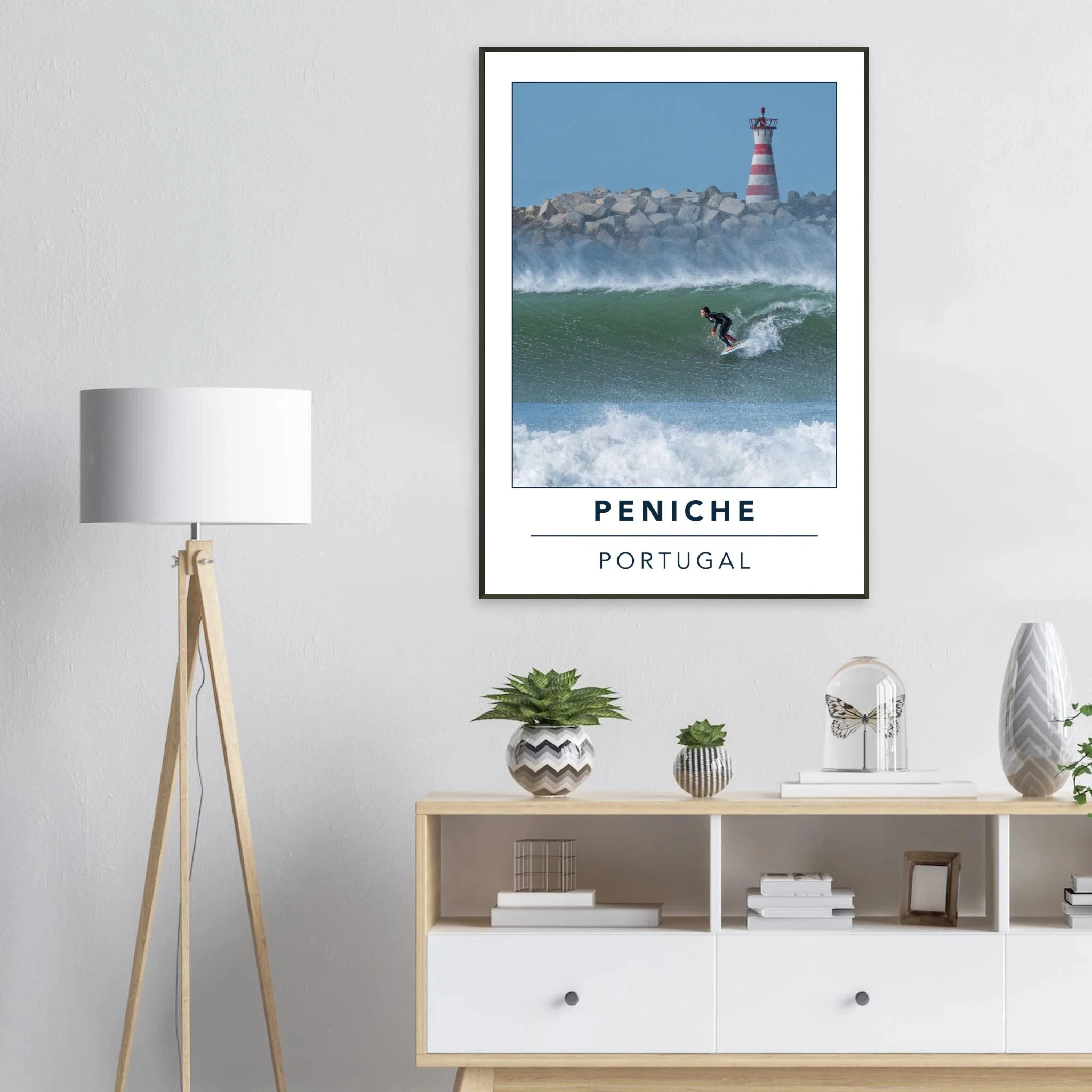 Peniche, Portugal – Halbinsel mit Supertubos-Beachbreak, Austragungsort der WSL Meo Rip Curl Pro Portugal. Poster im Metallrahmen.