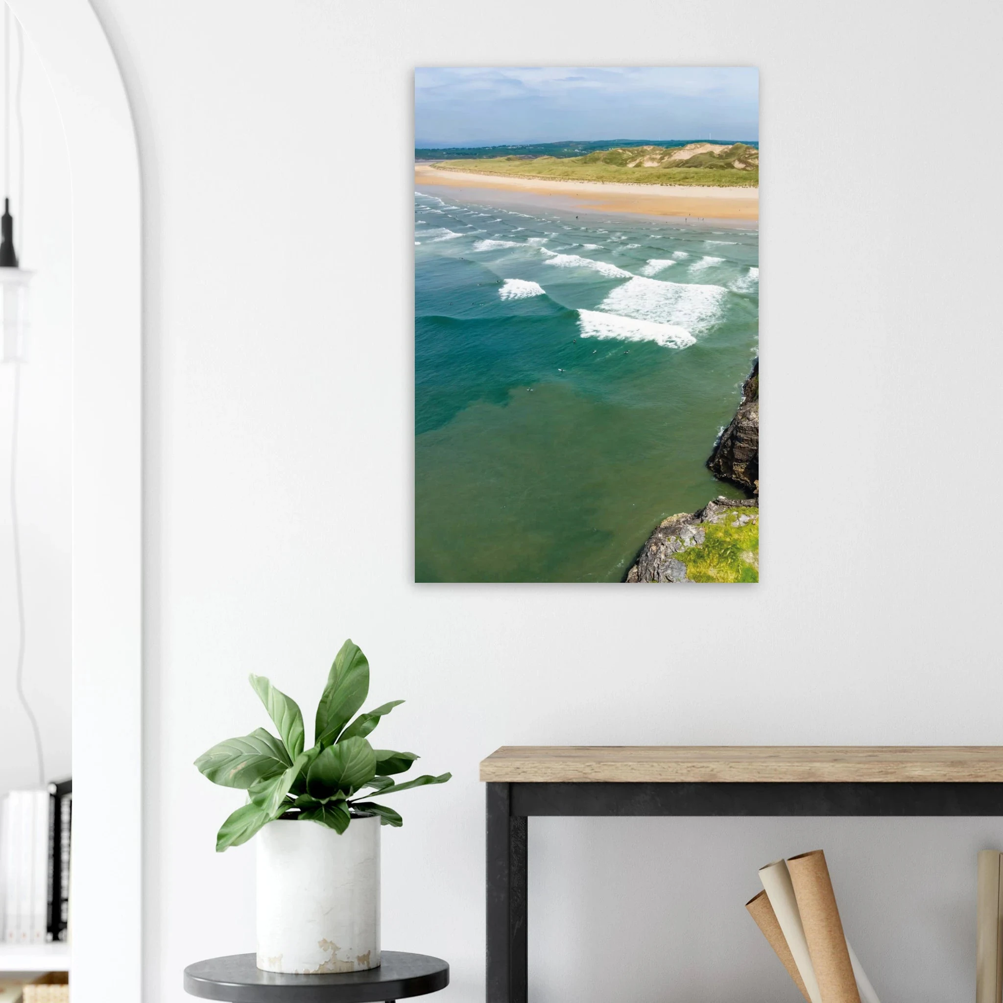 Bundoran, Irland – Atlantik-Surfspot in der Grafschaft Donegal mit Reefbreak The Peak und kaltem Wasser. Kunstdruck auf Alu-Dibond.