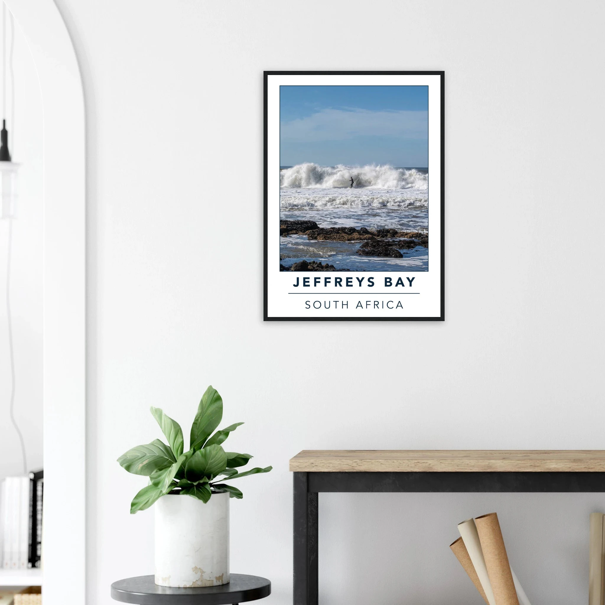 Jeffreys Bay, Südafrika – Supertubes-Pointbreak am Indischen Ozean, Austragungsort der WSL Corona Open J-Bay. Poster im Holzrahmen.