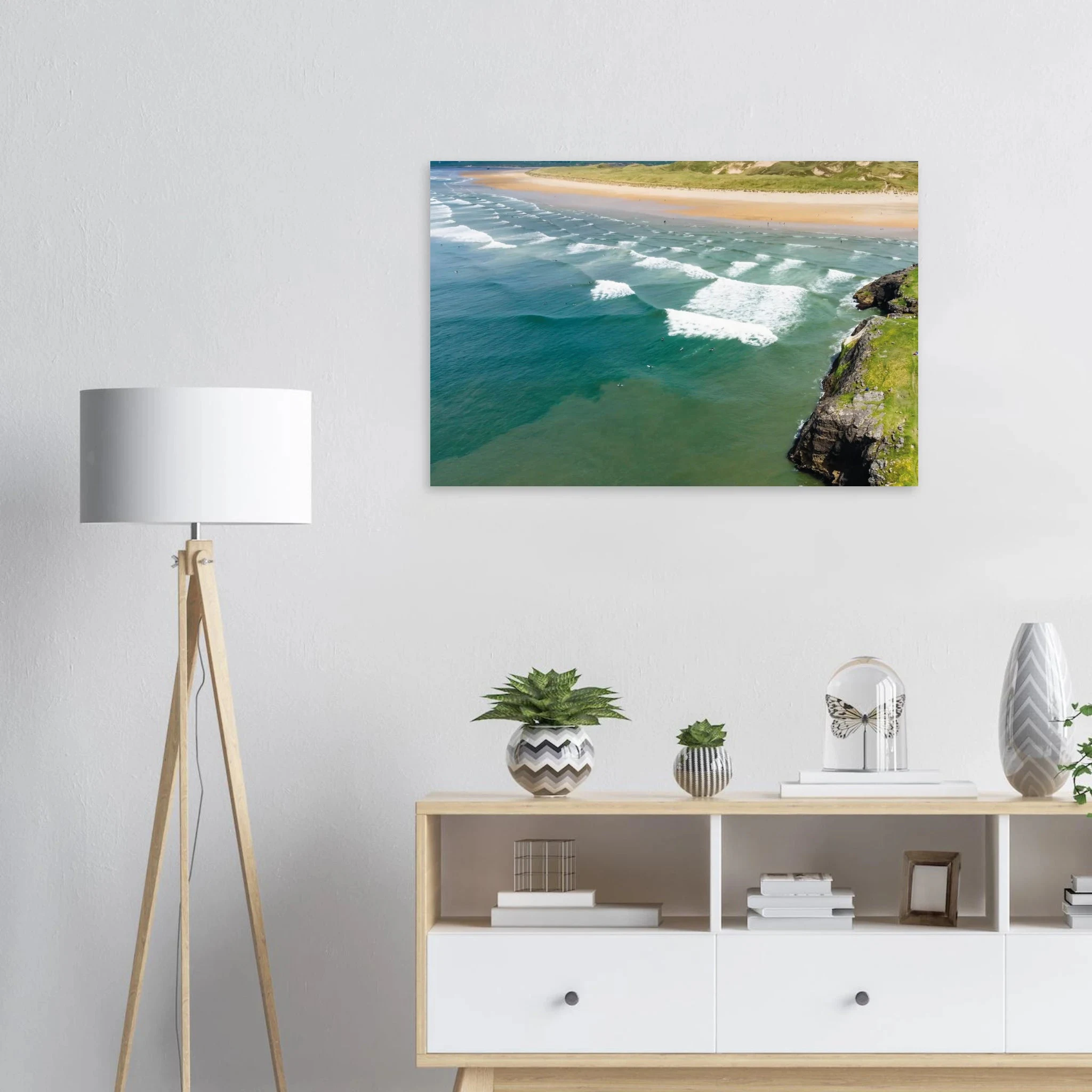 Bundoran, Irland – Atlantik-Surfspot in der Grafschaft Donegal mit Reefbreak The Peak und kaltem Wasser. Poster.