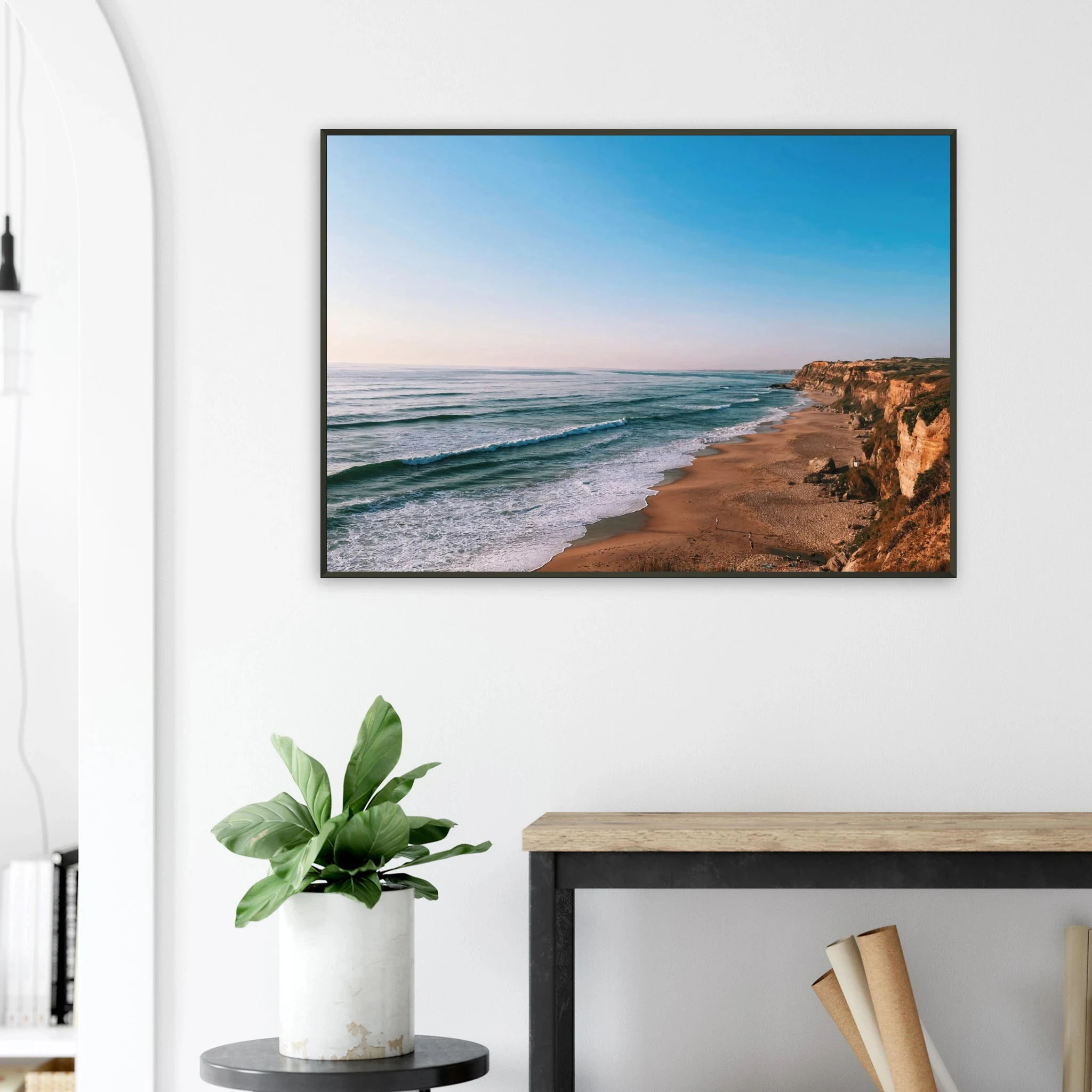Santa Cruz, Spanien – Kanarische Hauptstadt Teneriffas mit Reefbreaks an der Nordküste wie El Confital. Poster im Metallrahmen.