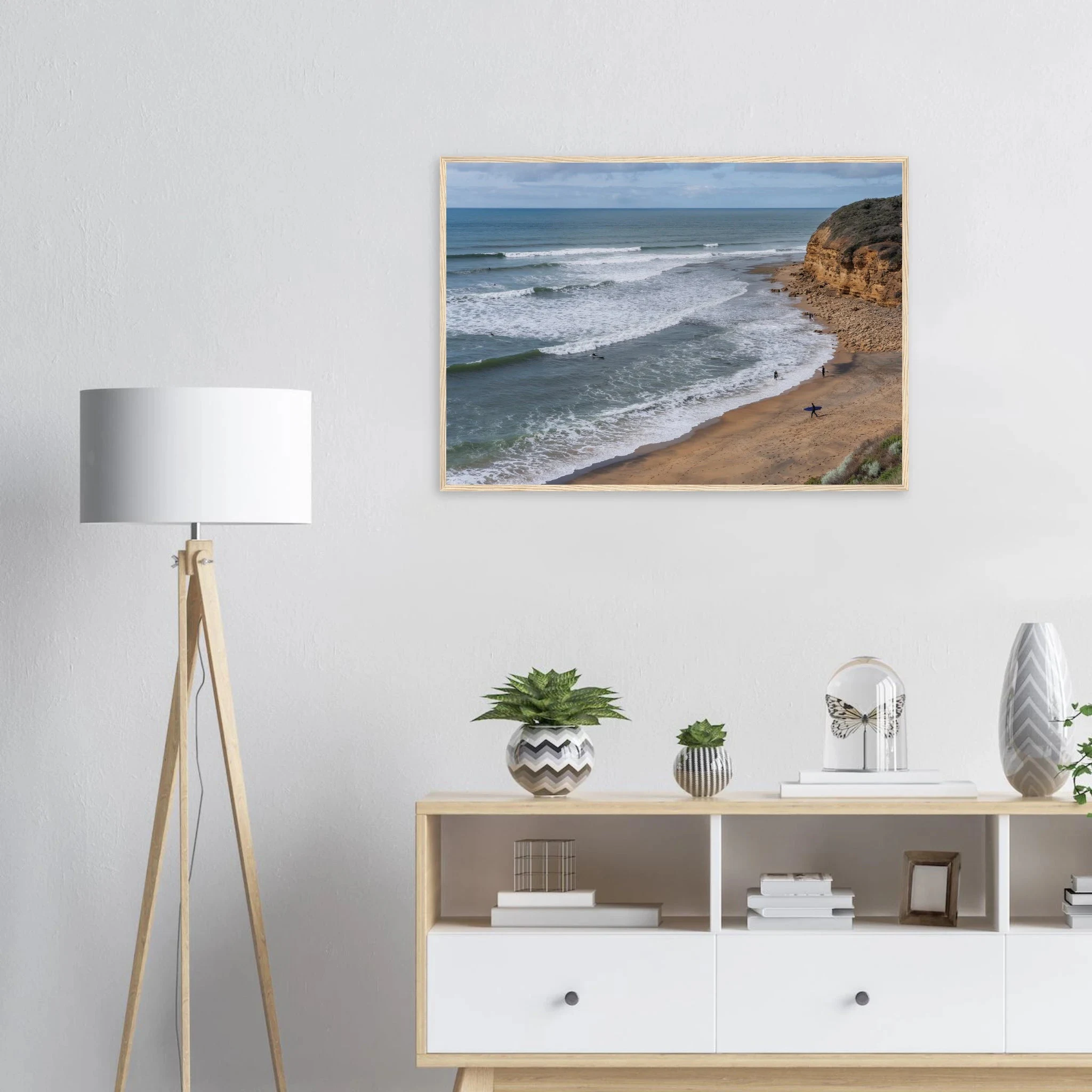 Torquay, Australien – Heimat der Bells Beach und Sitz der Surfmarken Rip Curl und Quiksilver in Victoria. Poster im Holzrahmen.