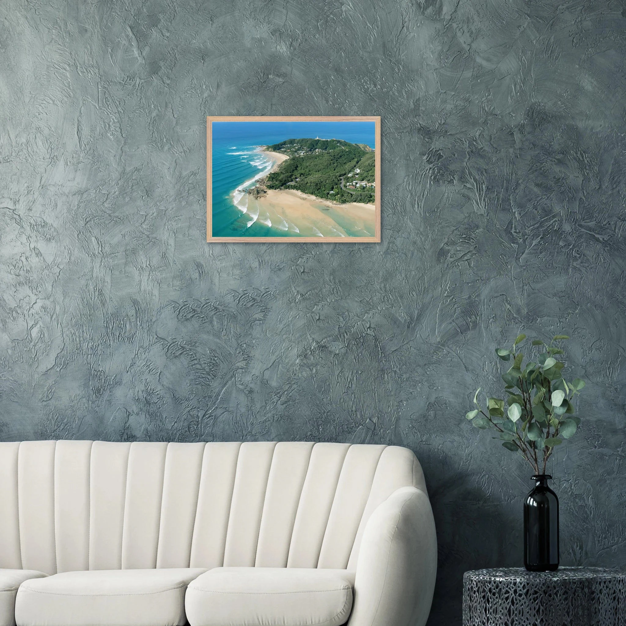 Byron Bay, Australien – Östlichster Punkt Australiens mit langen Pointbreaks und entspanntem Longboard-Flair. Poster im Galerie-Holzrahmen.