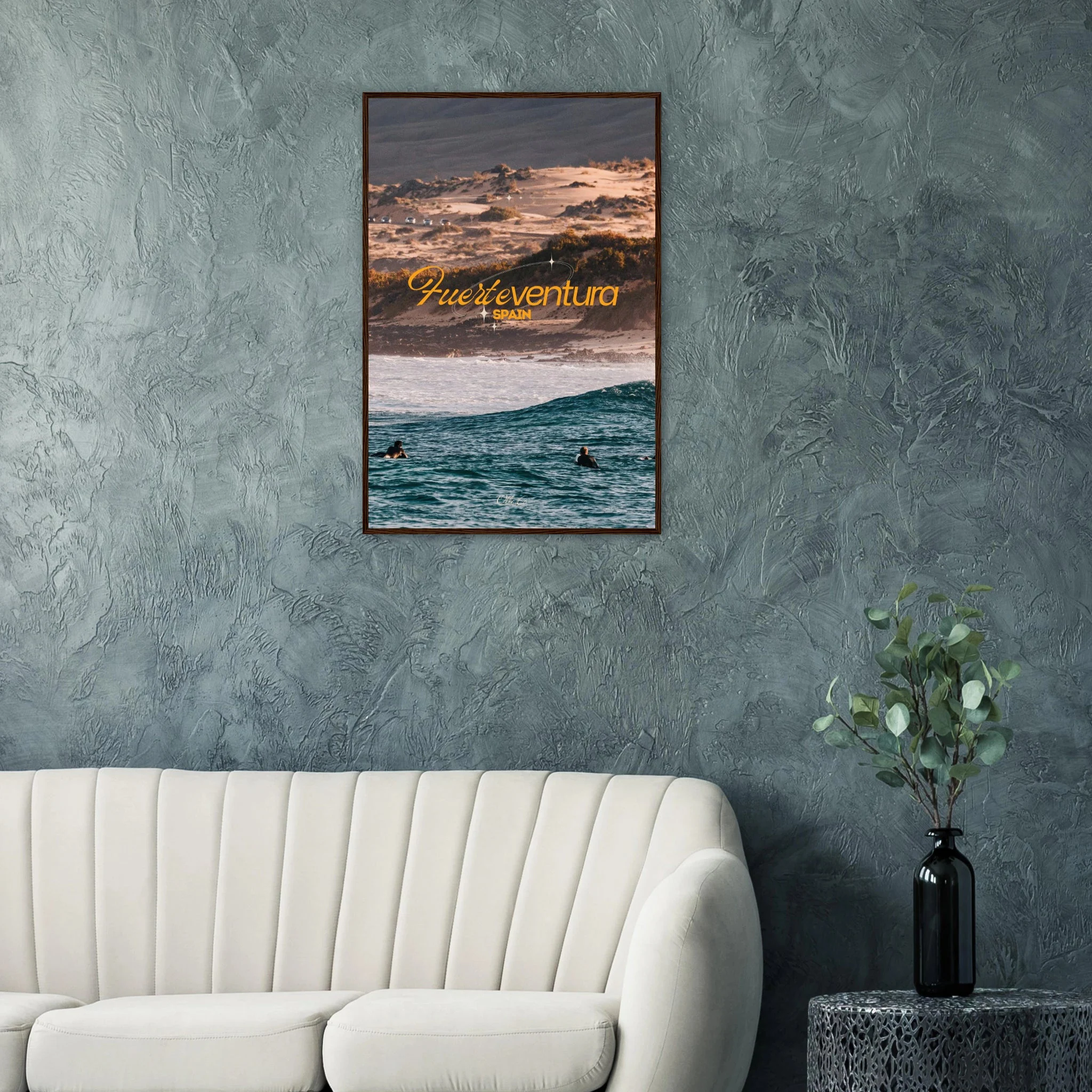 Fuerteventura, Spanien – Kanareninsel mit Vulkangestein-Reefbreaks im Norden und ganzjährig konstantem Atlantik-Swell. Poster im Holzrahmen.